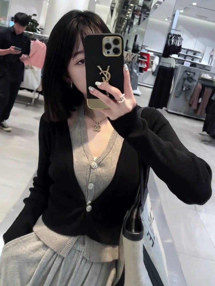 Fashionable Long Sleeve Knitted Sweater Women's Style Fake Two-Piece Casual V-Neck Soft Comfortable Regular Fit Winter 2025