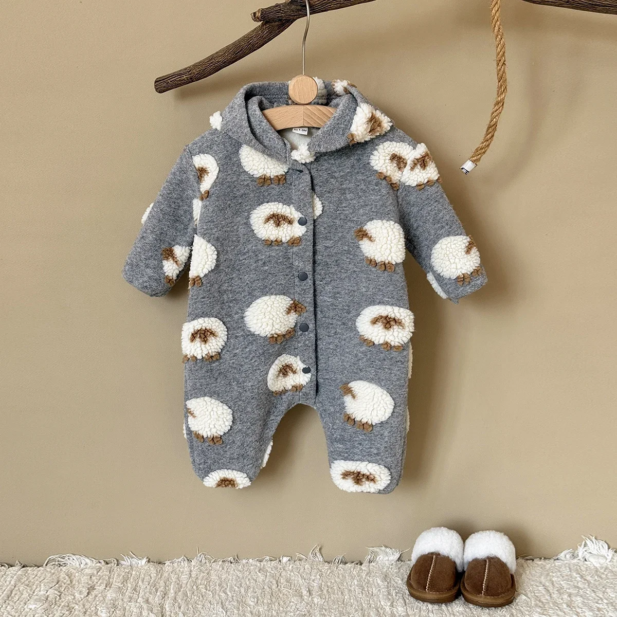 

Plush Baby Cartoon Fashion Lamb Embroidered Baby Jumpsuit Winter New Girls Boys Baby Long Sleeved Crawling Suit Thickened
