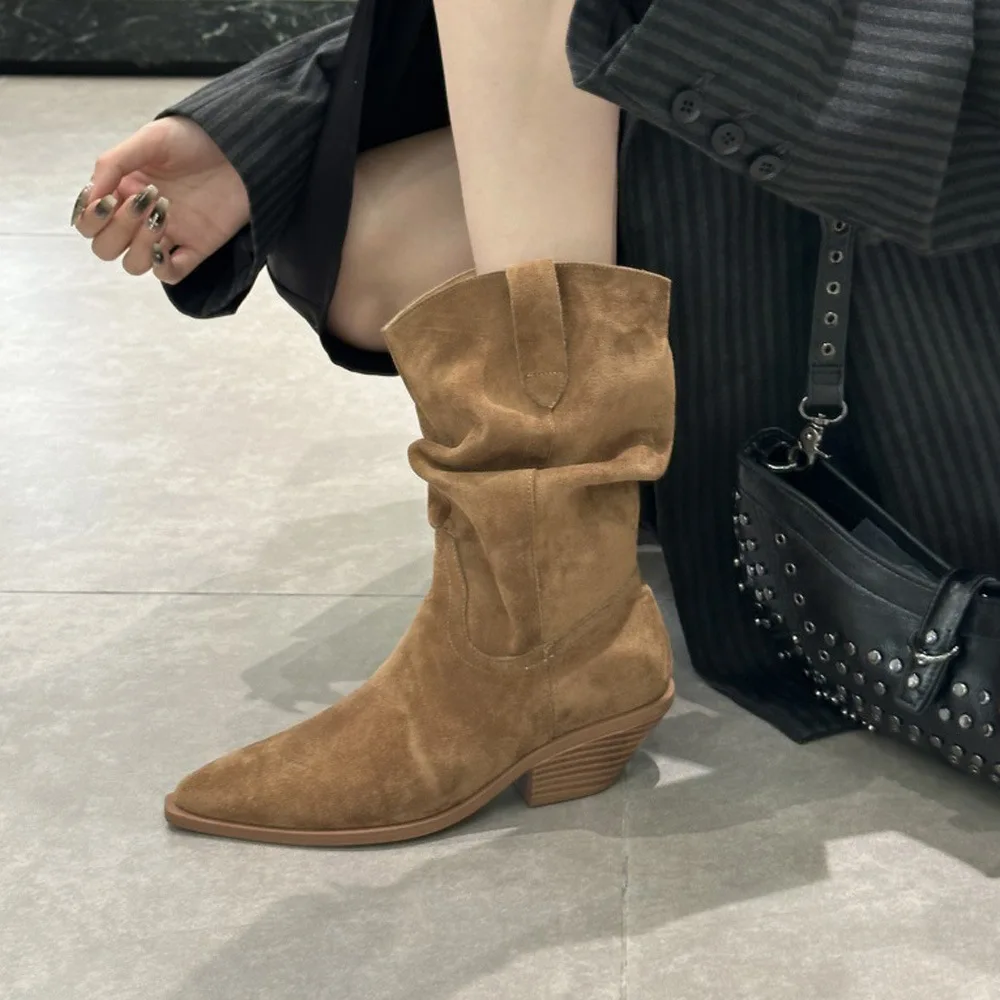 Botas vaqueras de moda Retro 2025, nuevo estilo, punta estrecha, tacón grueso, botas plisadas, botas cortas, botas de caballero