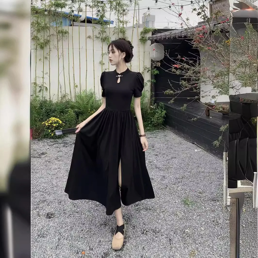 

2025 модное однотонное платье с небольшим воротником-стойкой