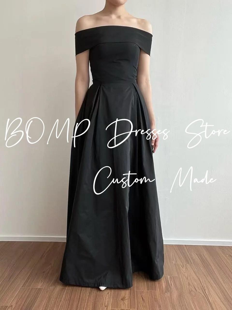 ชุดแต่งงานเรียบง่ายสีดำแบบเปิดไหล่ยาวกรอมพื้นผ้าทาฟต้าสไตล์เกาหลีสำหรับถ่ายภาพ ชุดราตรีเจ้าสาวสั่งตัดได้
