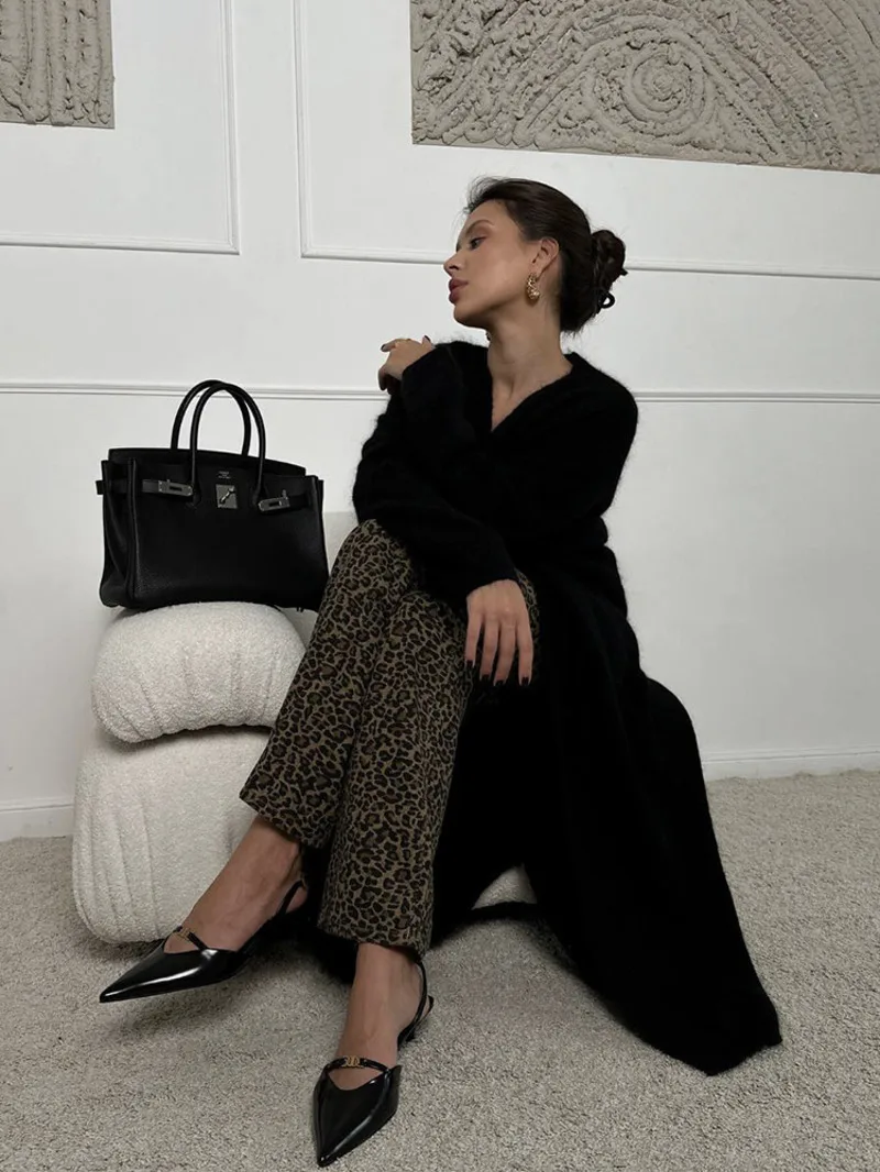 سترة متماسكة جديدة لخريف وشتاء 2025 سترة طويلة مكونة من قطعتين ملابس نسائية على طراز OL مثالية للتنقل المكتبي الأنيق وغير الرسمي اليومي