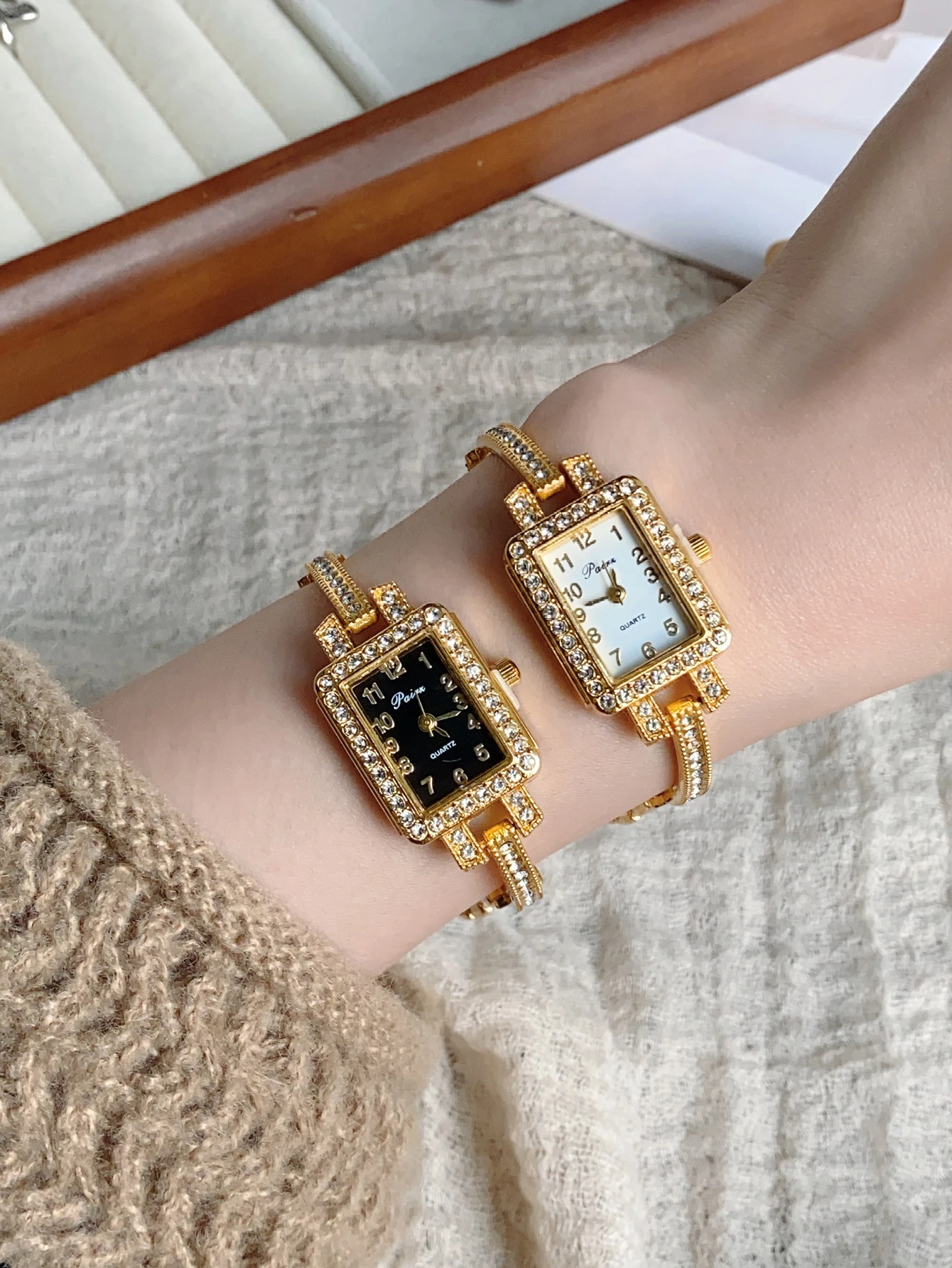 

Minimalist Niche Women's Quartz Wrist Watches Small Dial Fashionable Exquisite Quartz Watch for Women