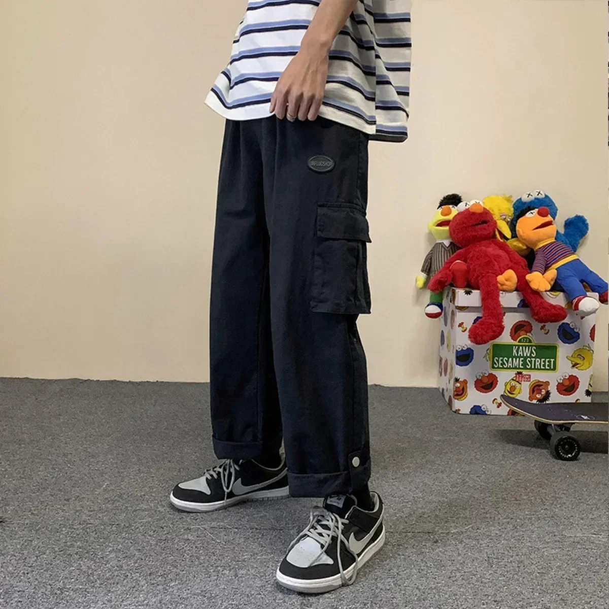 

New Solid Color Work Pants with Breathable Pockets, Loose and Comfortable, Versatile Hiking and Outdoor Sports Pants