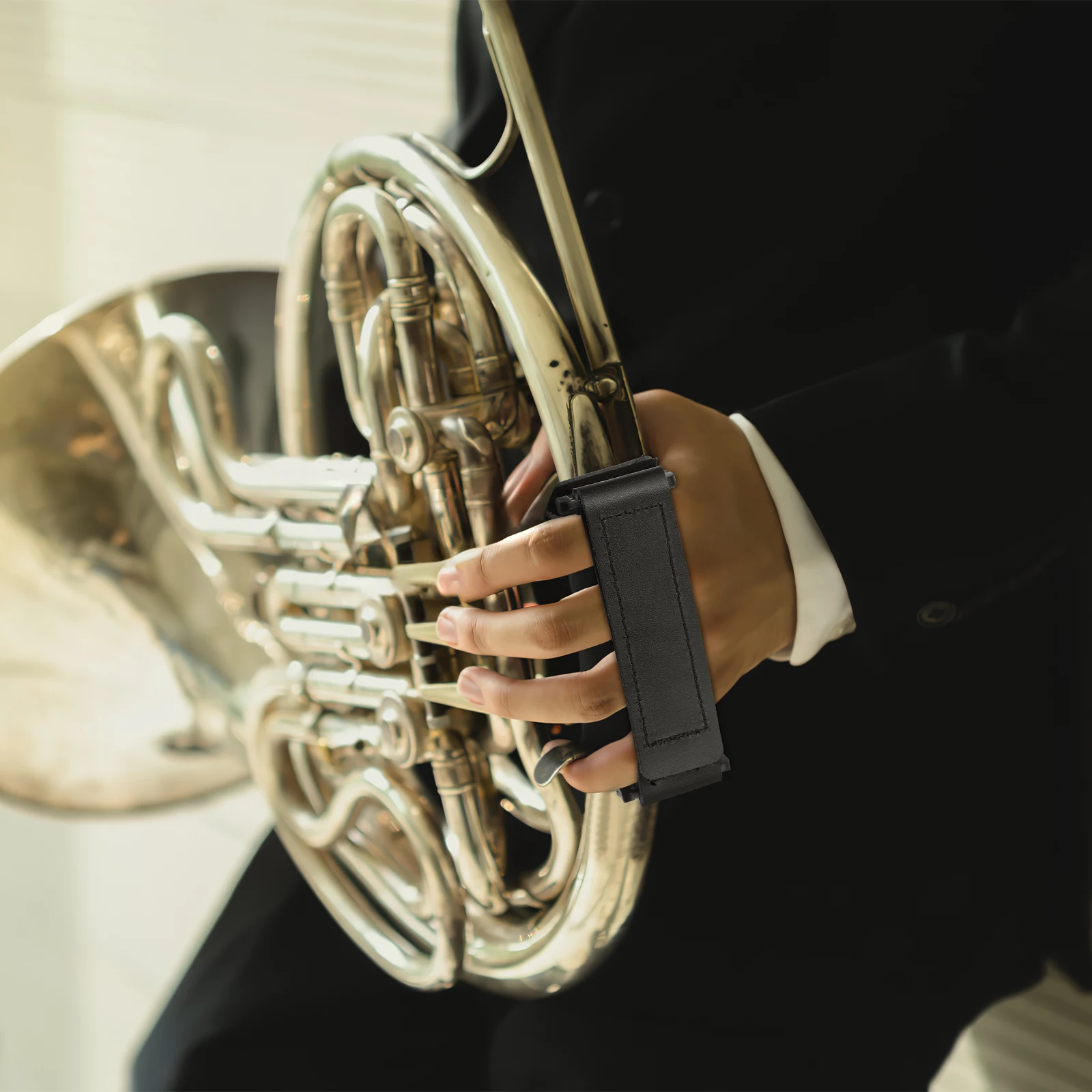 

French Horn Hand Grip Soft Texture Durable PU Material Secure Hold Non Skid Accessory French Horn Hand Strap Instrument Pad