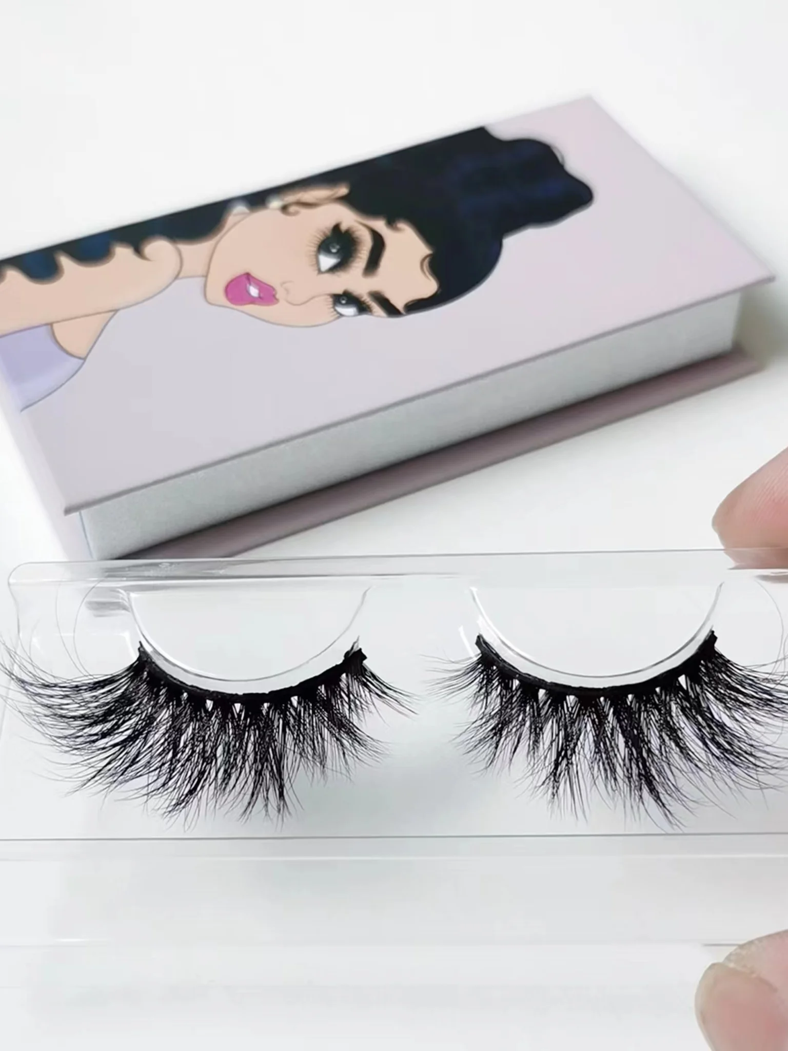 

~Extended version with thick and exaggerated European and American mink fur, long false eyelashes, hard stem