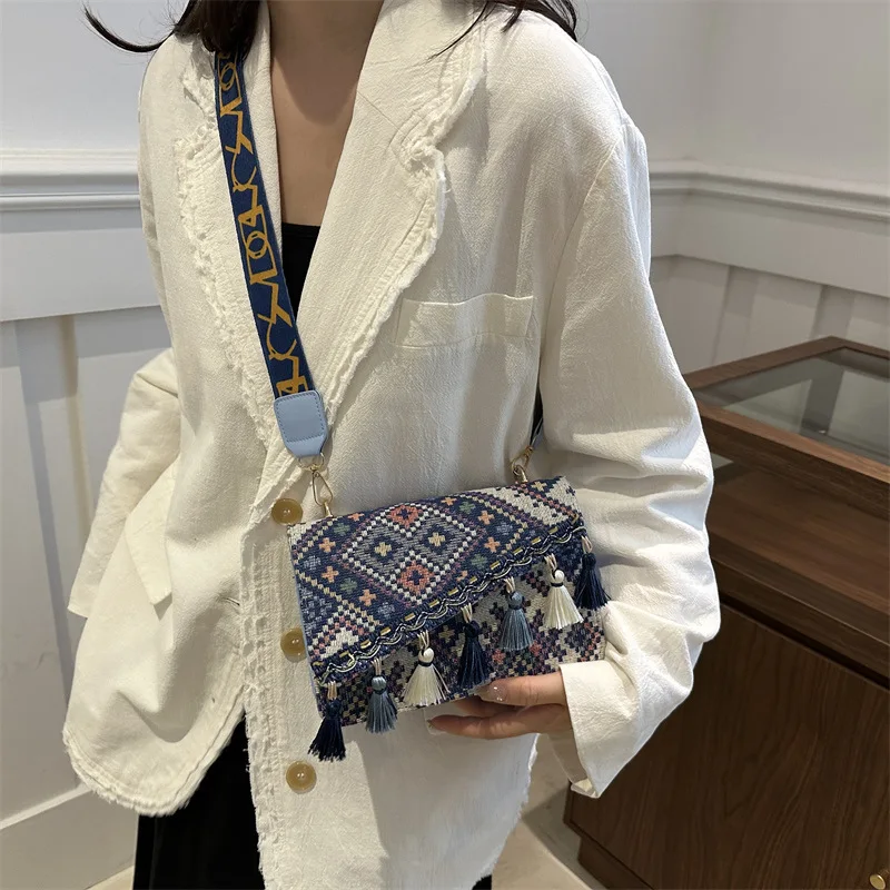 2024 Chinese And Western Style Personalized Fashion Versatile New Ethnic Su Broadband Single Shoulder Small Square Women's Bag