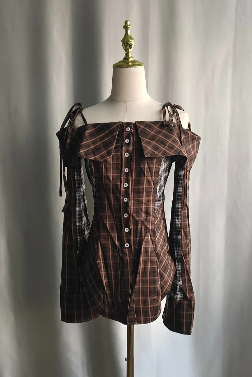 

Роскошные клетчатые топы с разрезом вырезом меньшинства Pure Desire с открытыми плечами, милые блузки на шнуровке, японские персонализированные элегантные рубашки