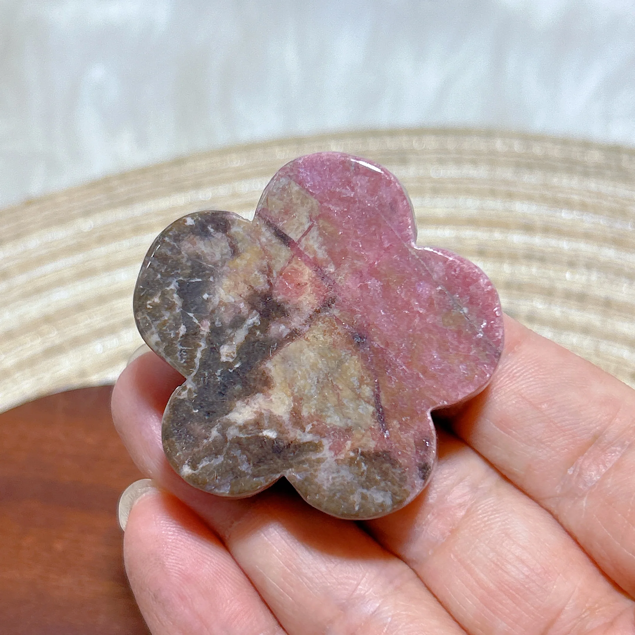 High Quality Natural Crystal Rhodonite Flower Healing Crafts Polished Gemstone Reiki Energy Home Decoration Gift
