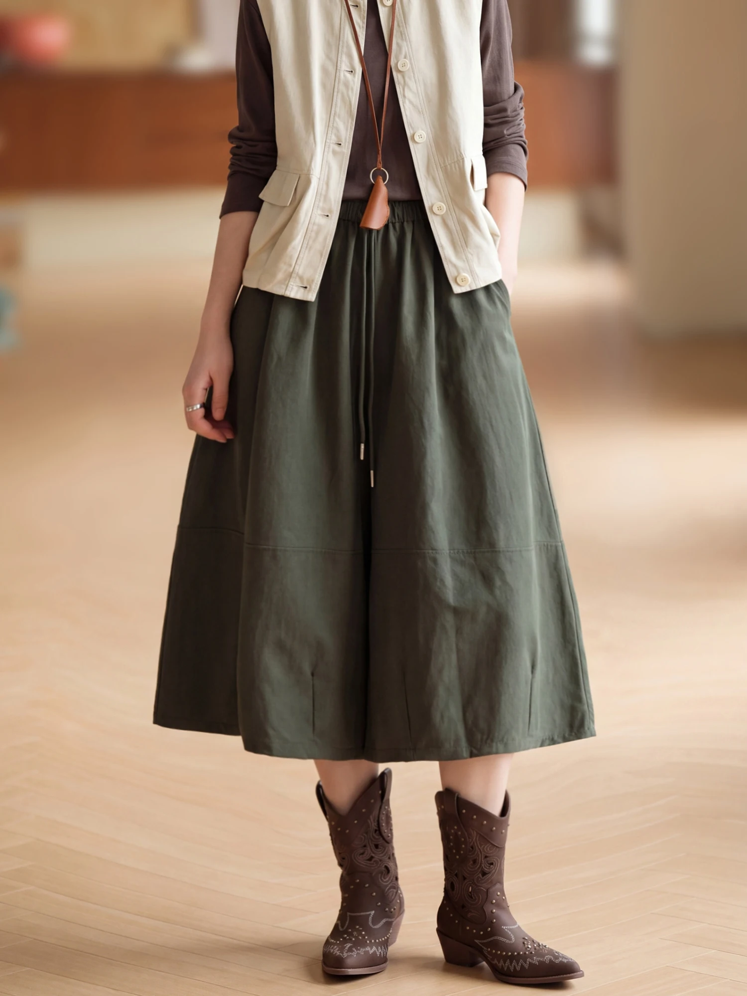 Fashionable Eight-Piece Pants with Dense Texture And Multiple Line Splits Elastic Waist Casual Loose Fit Ladies' Pants