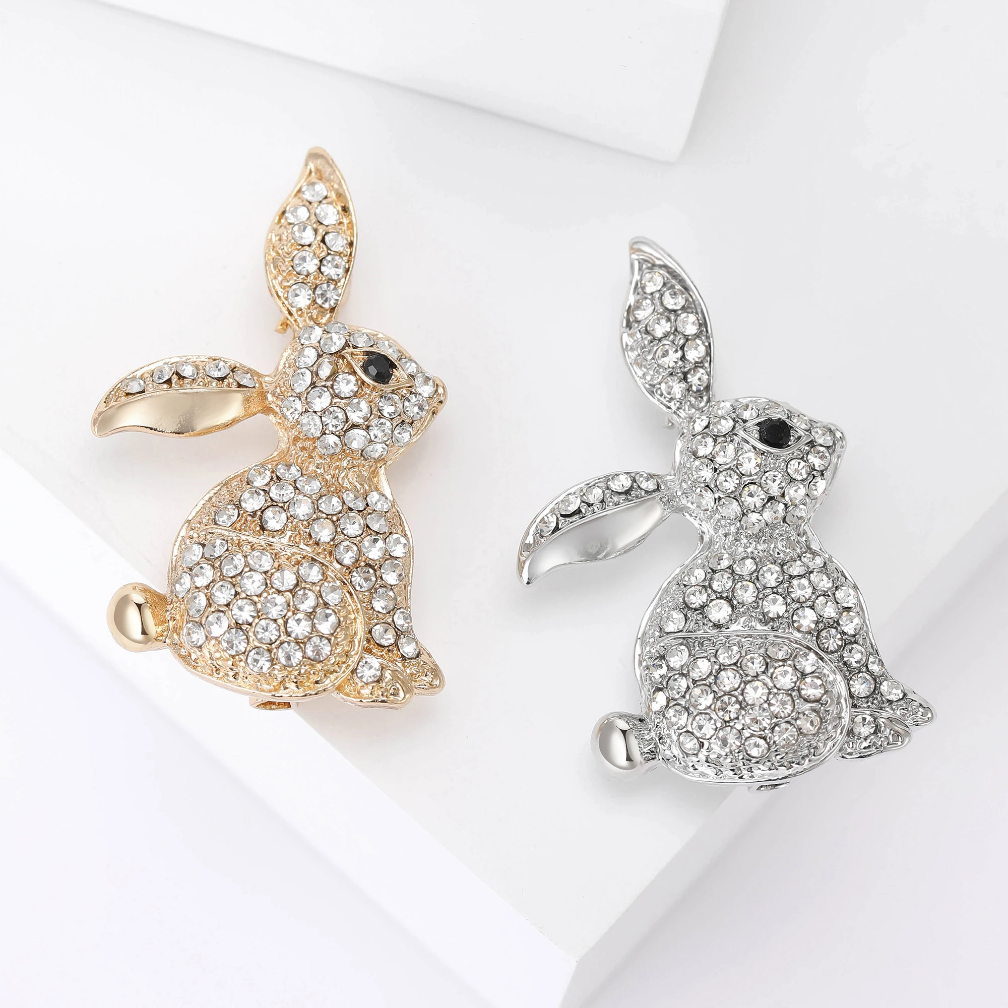Berry Shiny Rhinestone Rabbit Brooches for Women Unisex Animal Pins Multi-color Available Casual Party Accessories Gifts