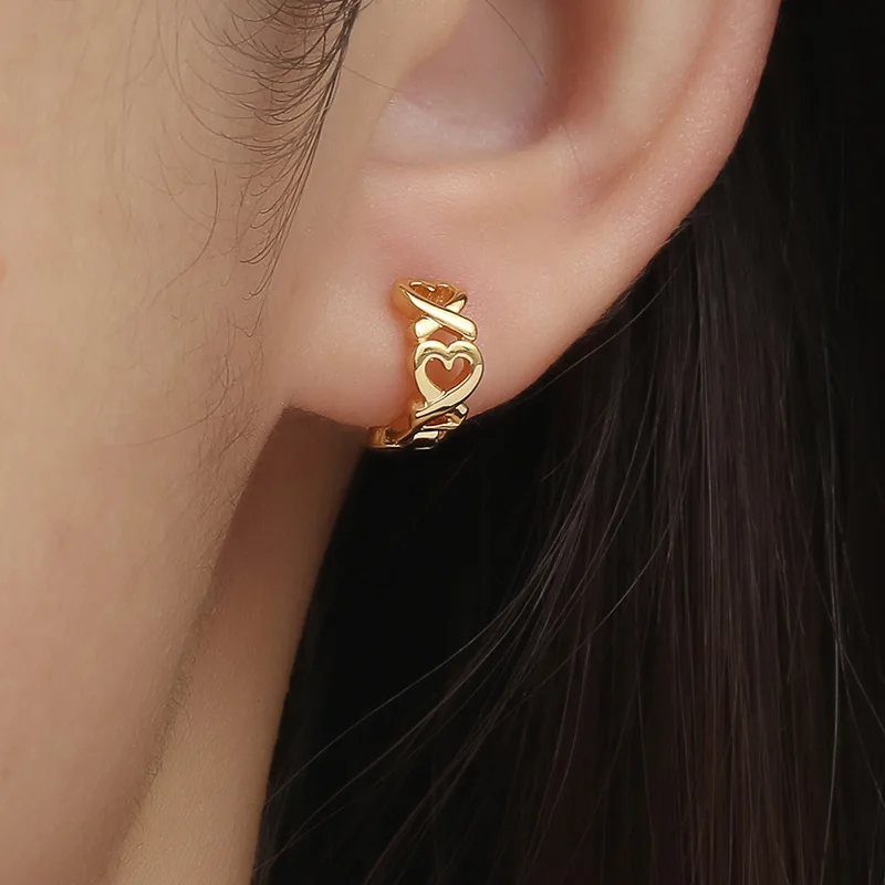 

2025 New Design Hollow Heart Round Earrings Made Of Copper Suitable For Women'S Fashion Jewelry Accessories