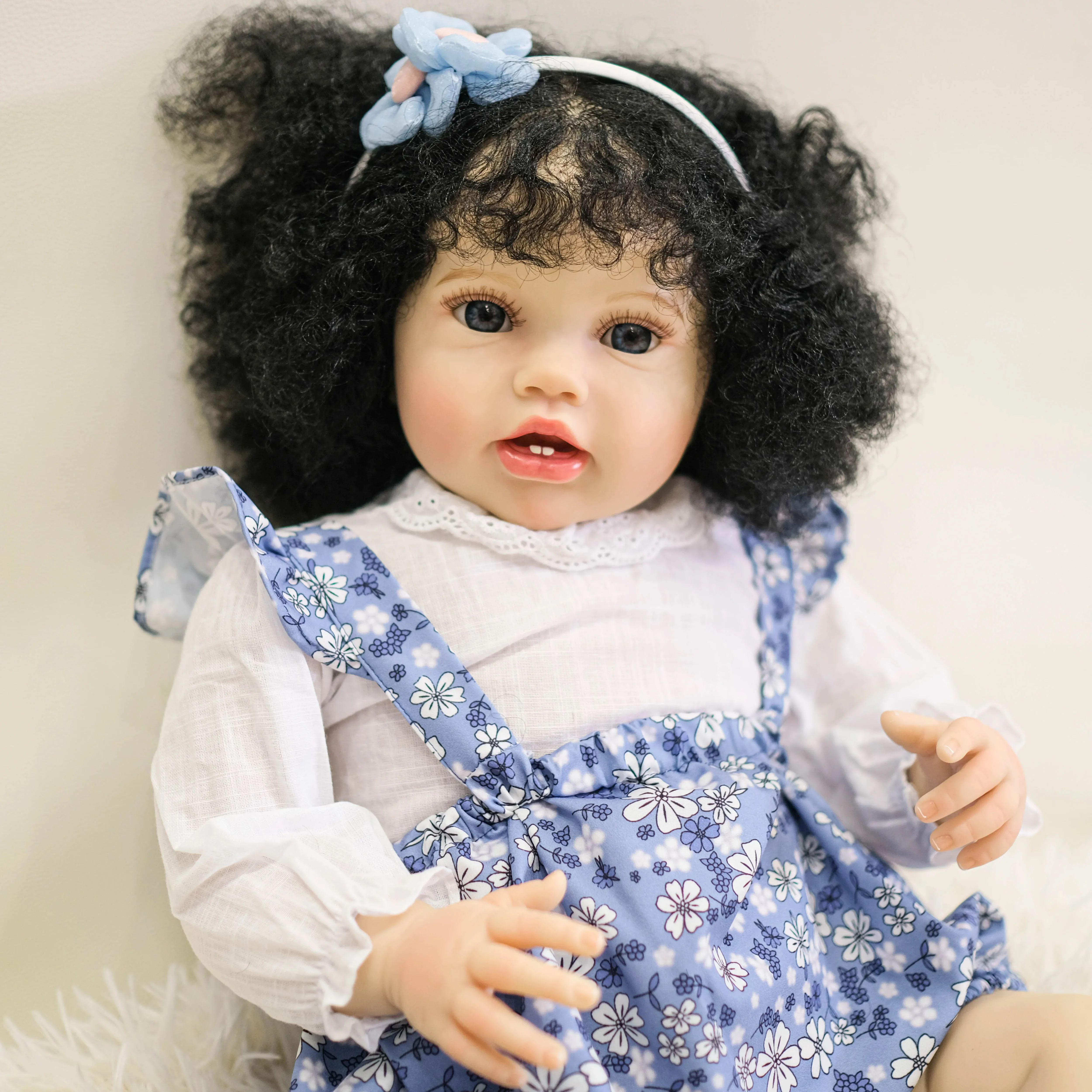 24 inch Lottie Zacht Katoen Lichaam Levensechte Reborn Peuter Pop Meerdere Lagen Schilderen 3D Huid Zichtbare Aderen Met Handwortel haar