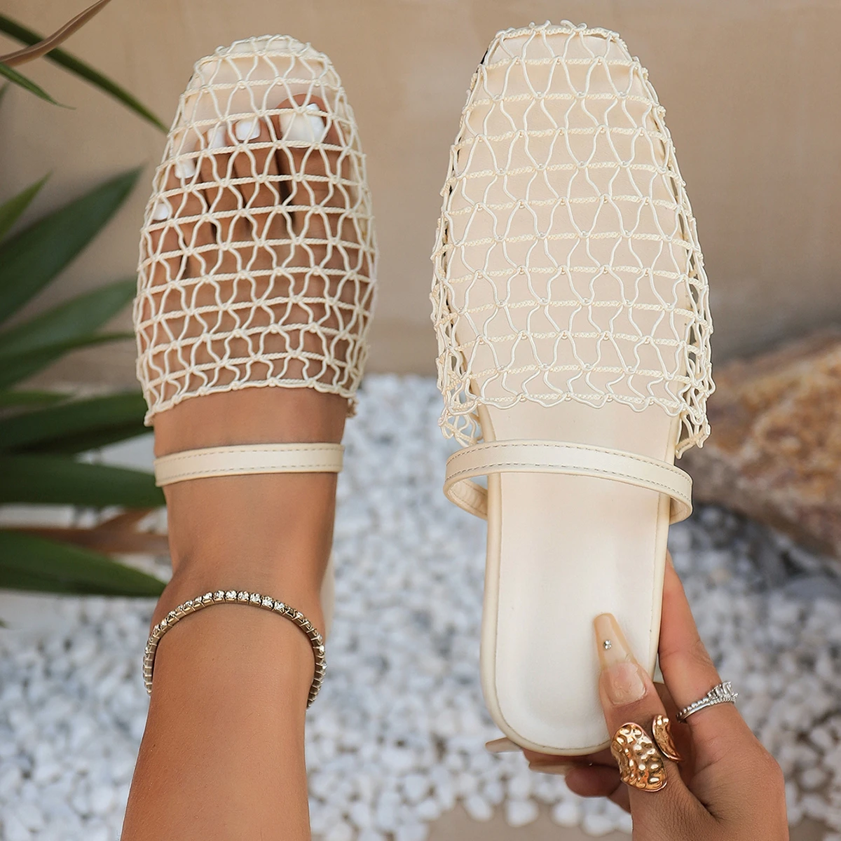 2026 Women Slippers Fishnet Hollow Out Slippers Women Casual Beach Weave Rome Flats Sandals Mules Designer Shoes Slides Women