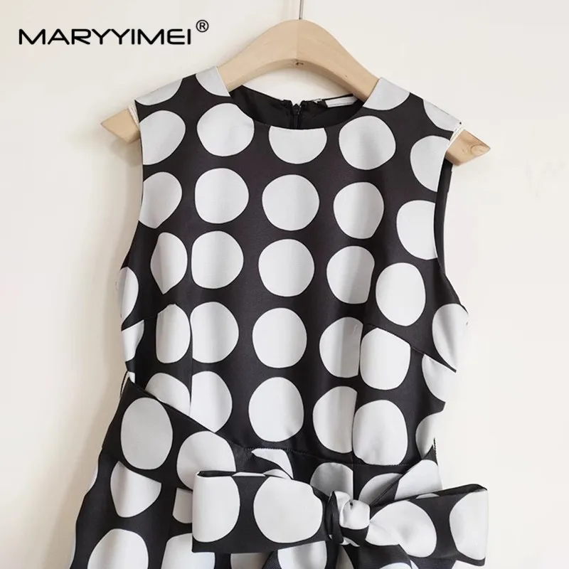 MARYYIMEI New Fashion Designer Women's 2024 Spring New Black And White Printed Polka Dot Sleeveless Lace-Up Ball Gown Dress image 5