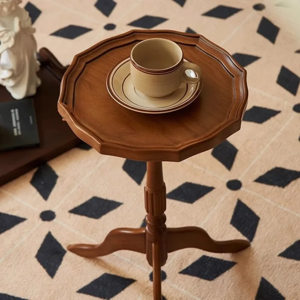 Escritorio lateral para sofá de diseño Retro francés, mesa de centro americana de madera maciza, adorno decorativo para el hogar, mesitas medievales para mesita de noche