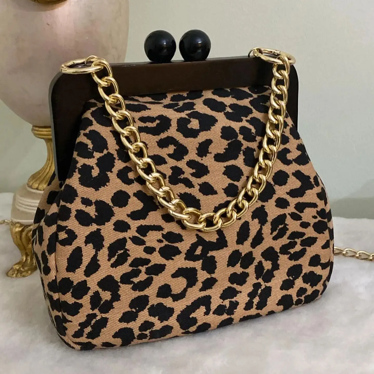 

Lost in Vintage Leopard Fabric Tote Clutch Wooden Mouth Frame Bag Evening Clutchs Big Handbags with Straps Large Purse 25x19x8cm