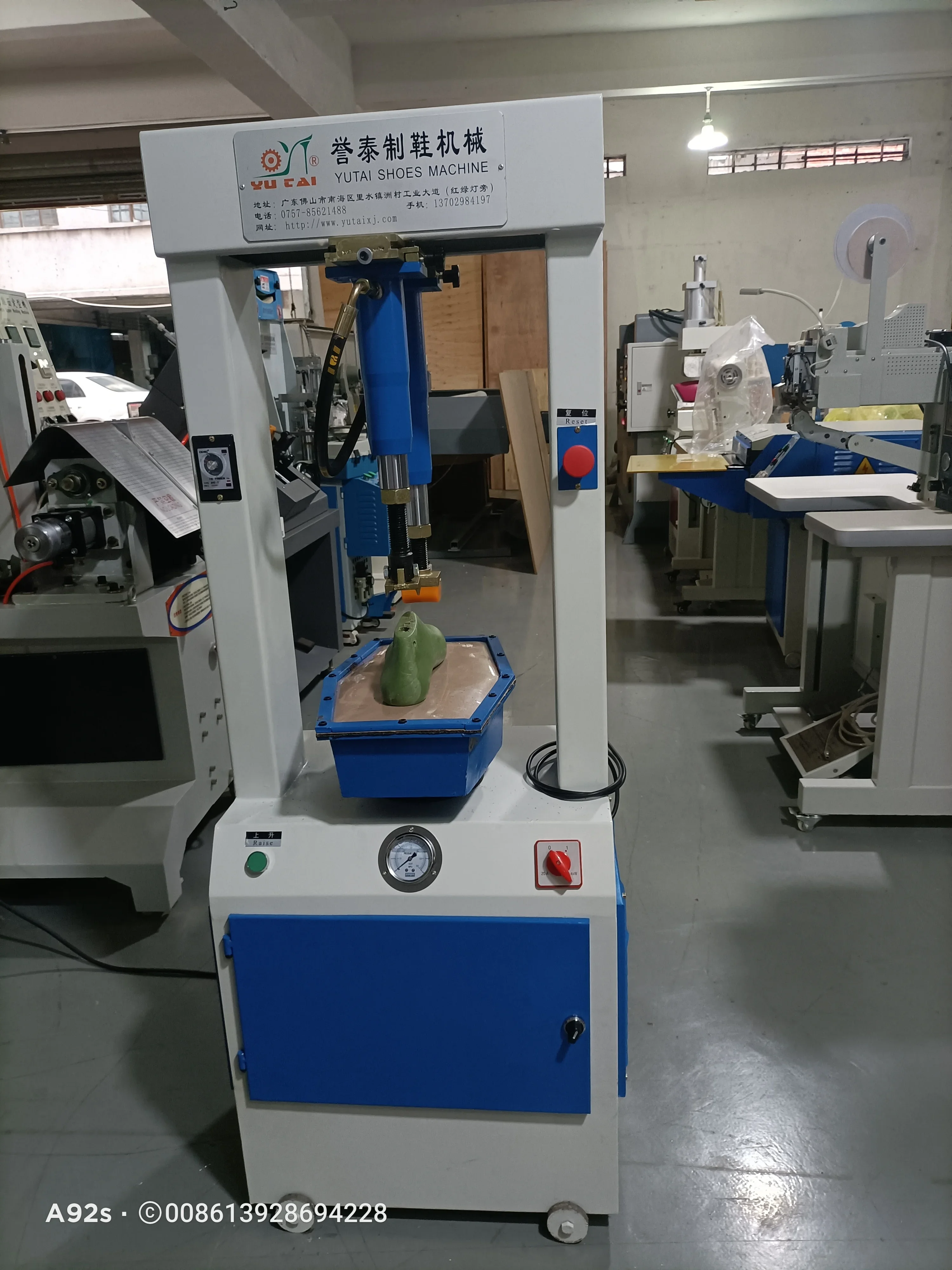 Shoe Making Machinery Single Head Hydraulic Shoe Sole Attaching Machine