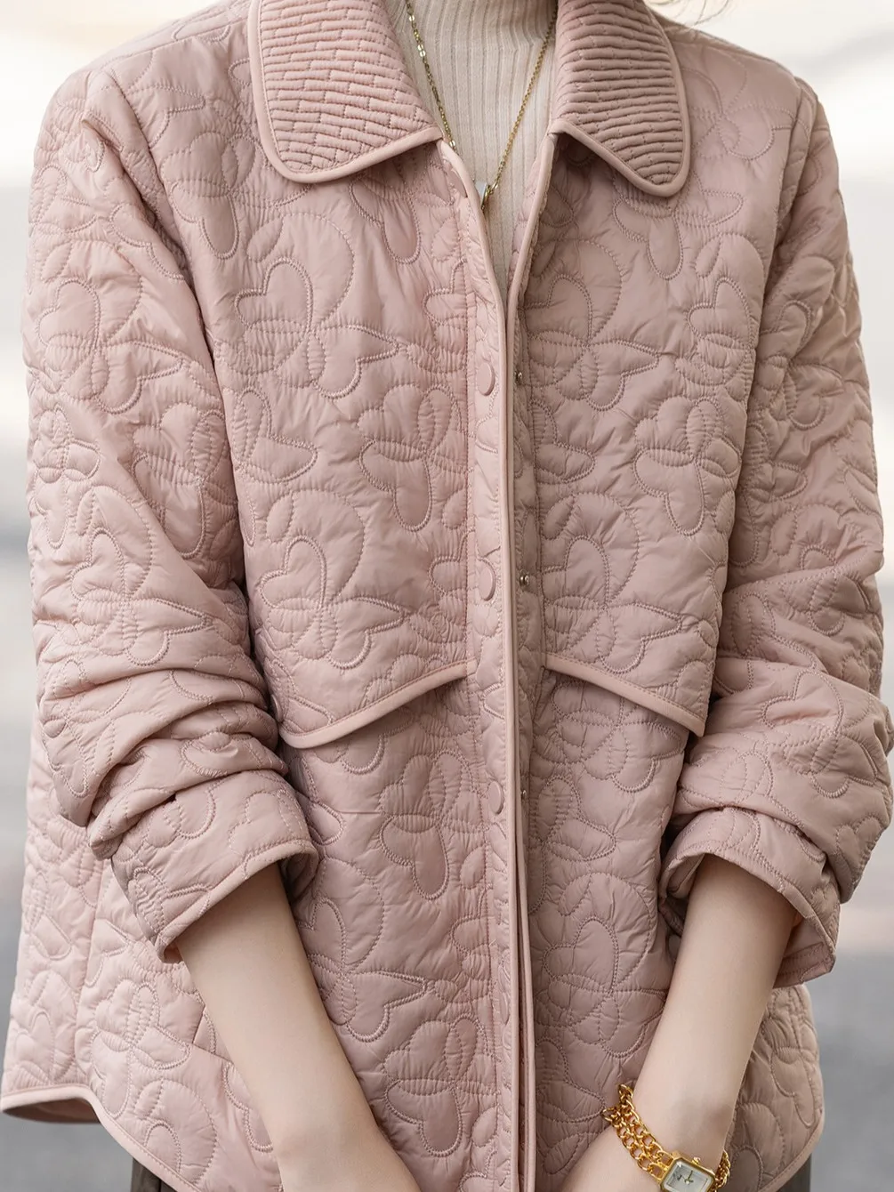 เสื้อผ้าฝ้ายแฟชั่นฤดูใบไม้ผลิ 2026 เสื้อผ้าฝ้ายเนื้อบางเบาอเนกประสงค์สำหรับคุณแม่และเด็ก สไตล์ฝรั่งเศส เสื้อผ้าฝ้ายเข้าชุดกับเสื้อคลุม