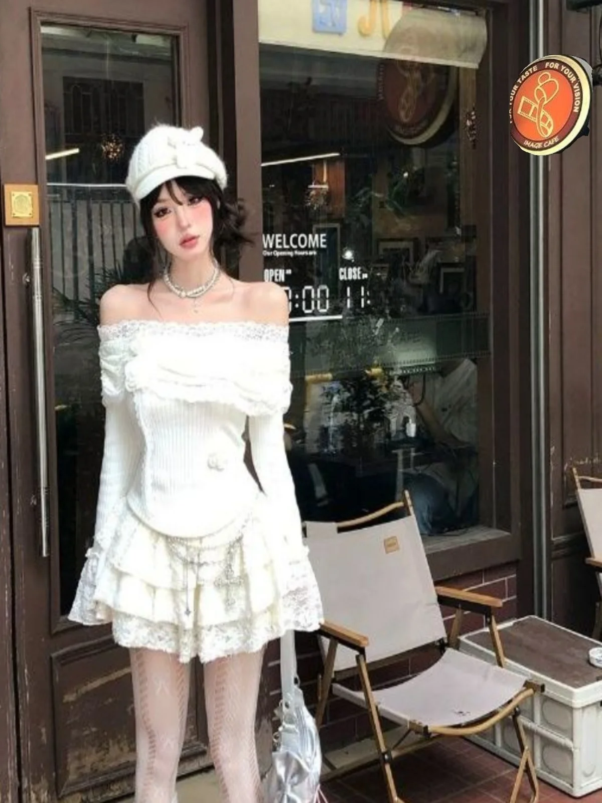 بلوزة نسائية بأكمام طويلة من الدانتيل الزهري، تصميم كوري أنيق بكتف واحد وأكمام واسعة، مناسبة للربيع والخريف وللعمل