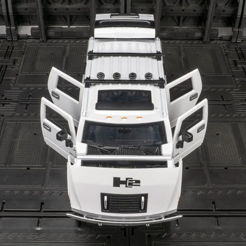 1:24 シミュレーション ハマー H2 合金オフロード車両モデル、ドアとエンジンフード、トランクが開く、豊富なディテールと精巧な仕上がり