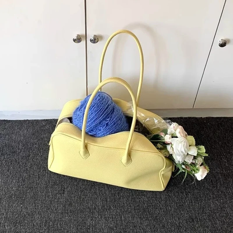 

High quality and large capacity commuting shoulder bag for women, Korean version handheld Boston bag