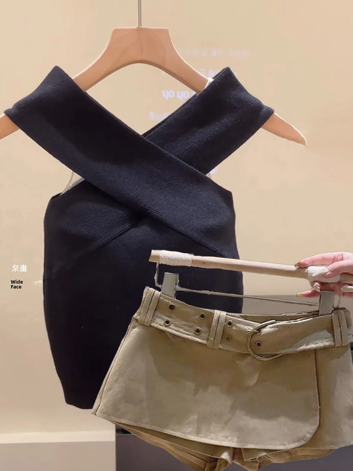 

Sexy Knitted One-Shoulder Crop Top And Skirt Two-Piece Set for Women Early Autumn 2025 Fashion Low Waist Breathable