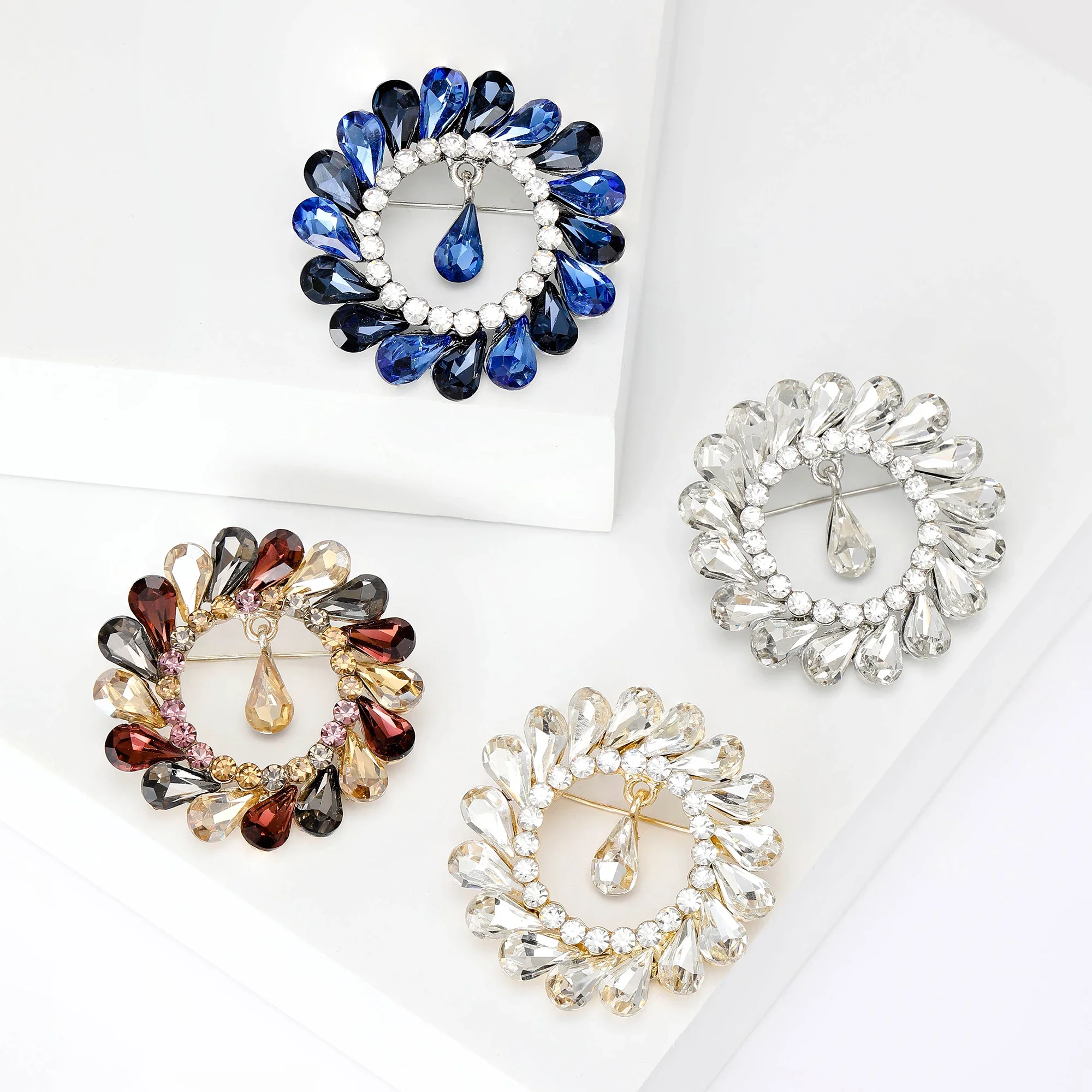 Rhinestone Wreath Brooches for Women Unisex Glass Pendant Pins Office Party Friend Gifts Jewelry Accessories