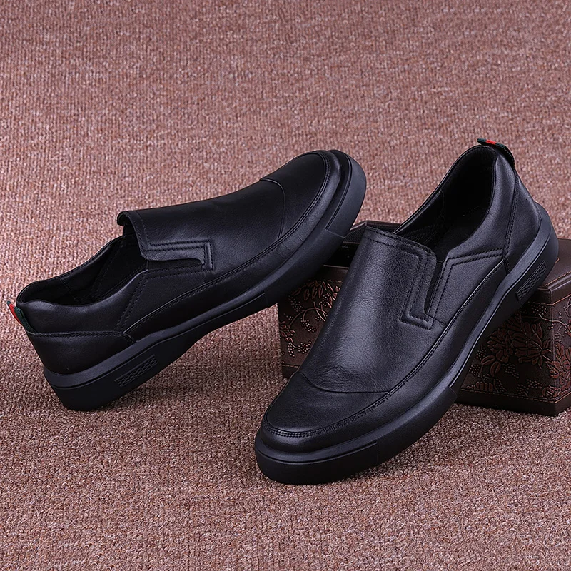 Vintage Men\'s Genuine Leather Shoes Breathable Soft Bottom Casual Shoes Spring Summer Male Designer Loafers Rt2107