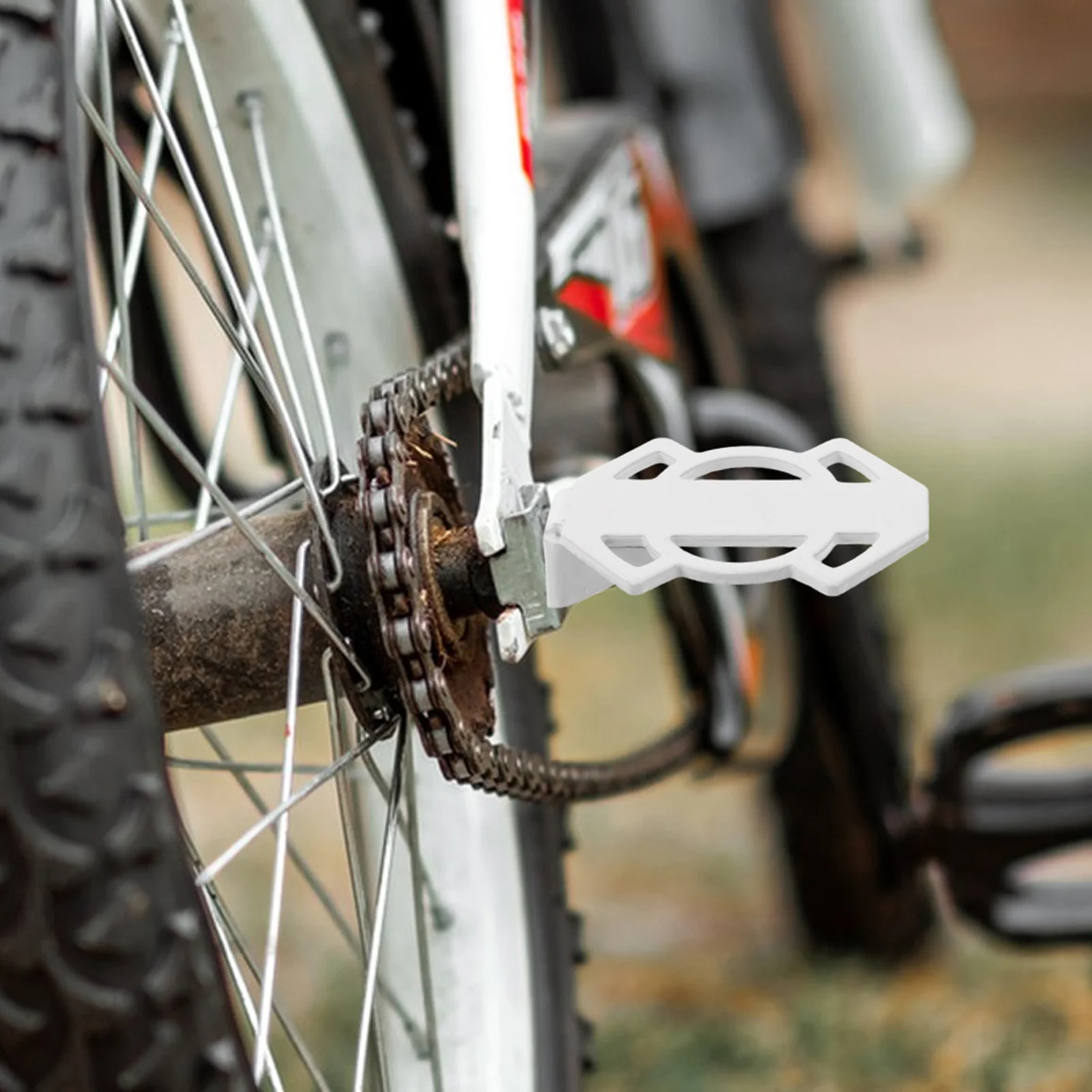 

1Pair Mountain Bike Rear Foot Pegs 5mm Screw Durable Steel Non-Slip Passenger Footrest Universal Folding Pedals