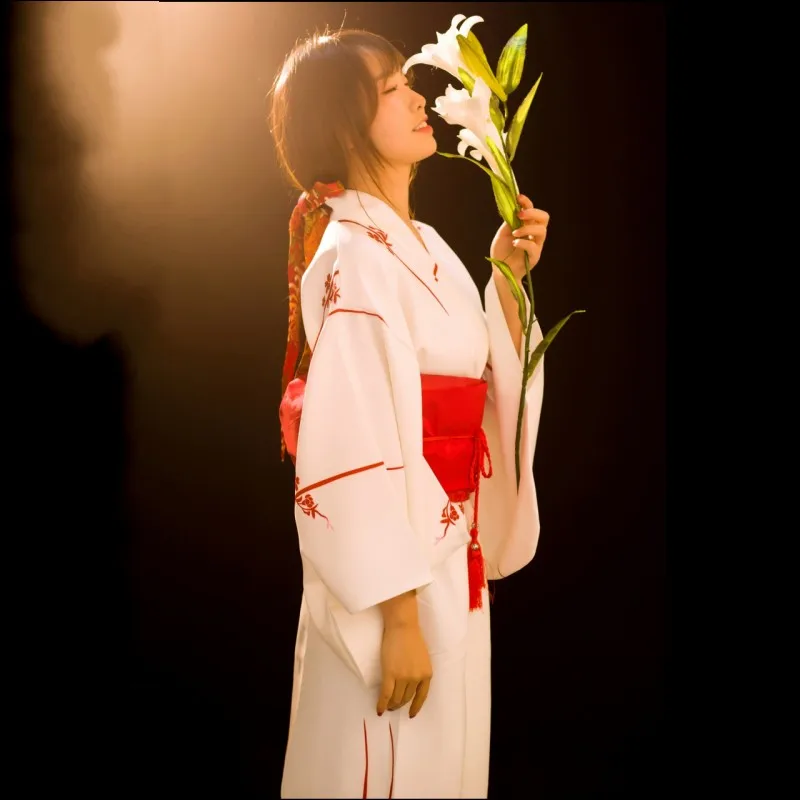 

Традиционное японское кимоно для женщин: костюм для фотосессий, этническая мода, сценическая одежда из полиэстера