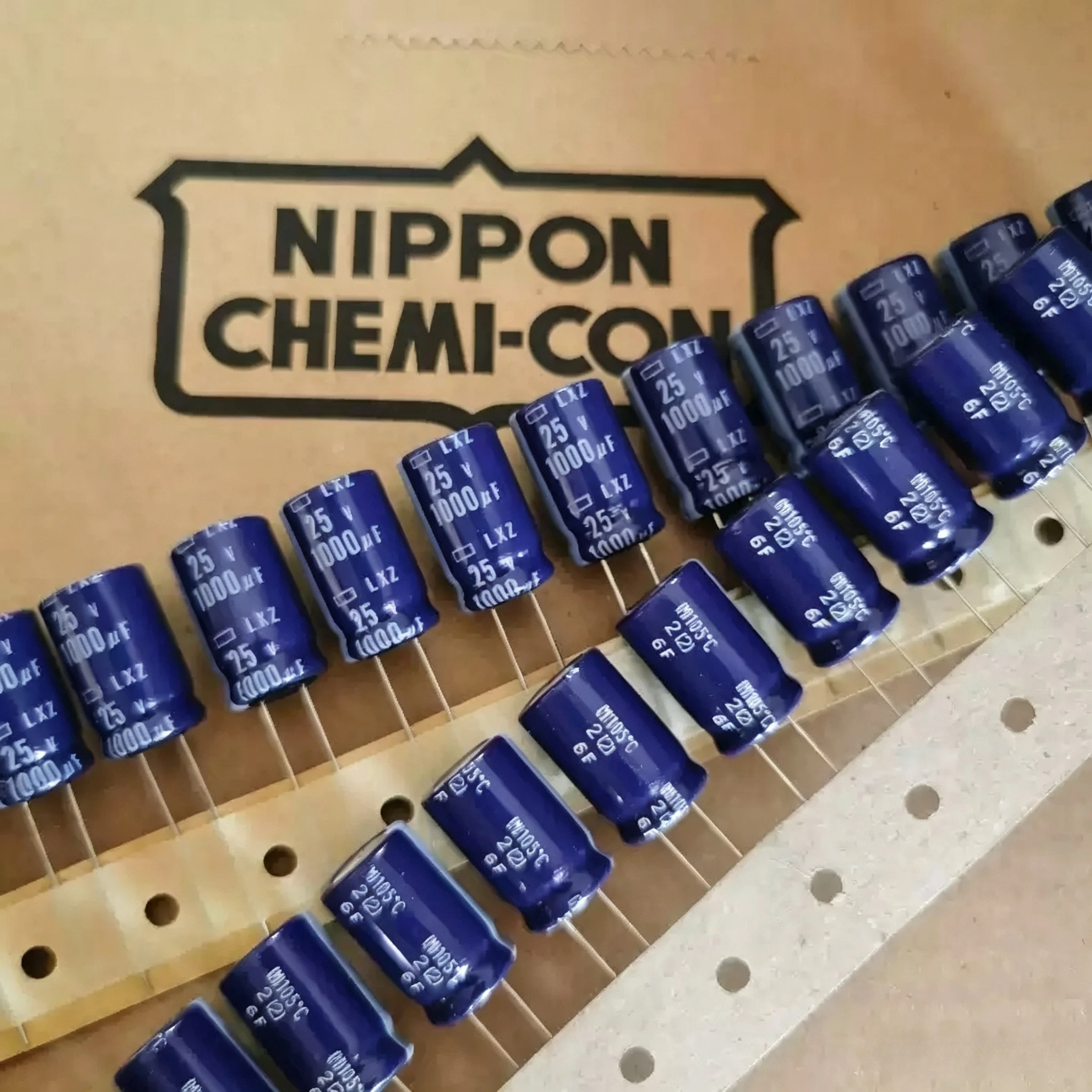 50-10pcs 25V 1000μF 12.5x20 NIPPON CHEMI-CON LXZ High-Frequency, Low-Resistance, Blue-Case Electrolytic Capacitor 1000μF 25V
