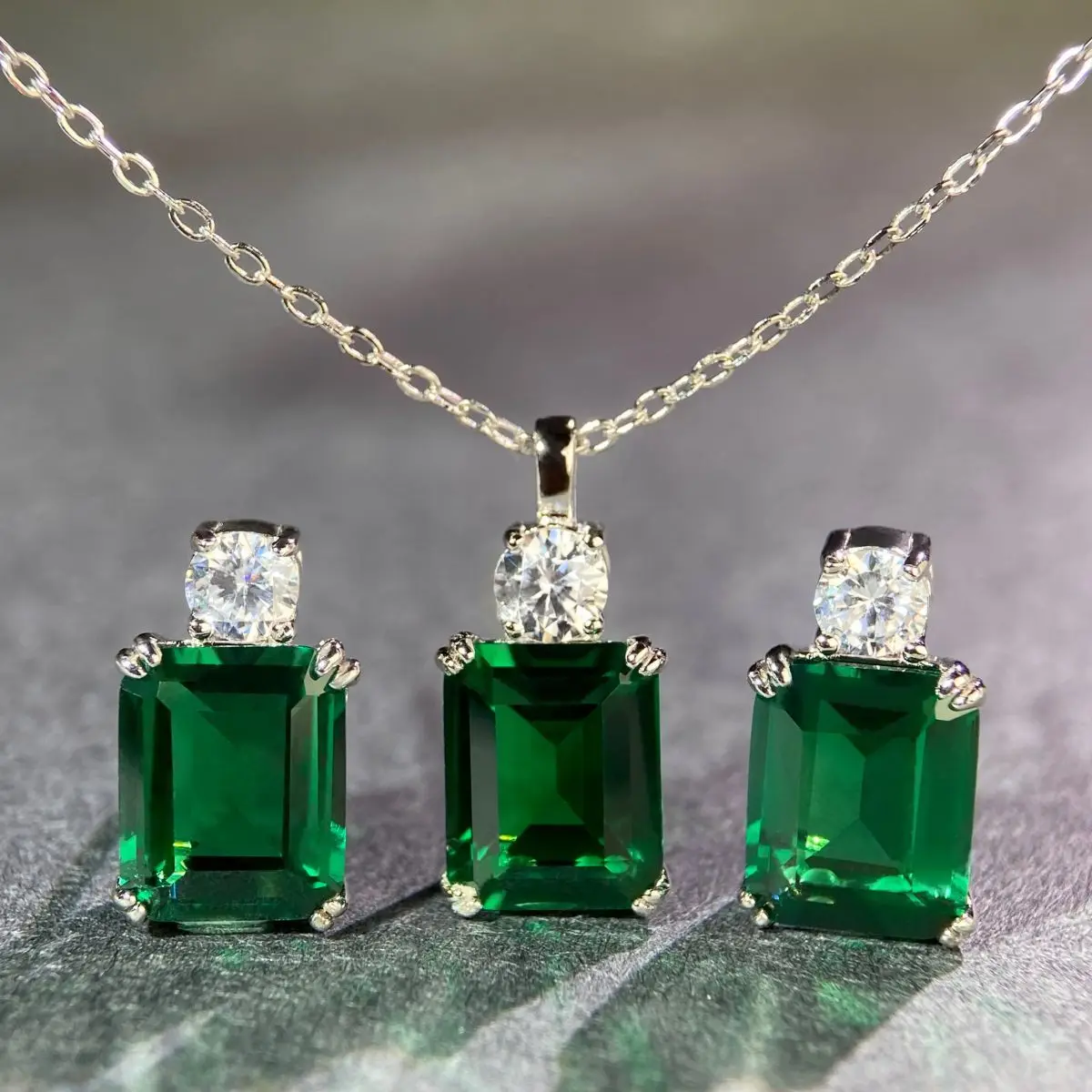 Luxury Solid Platinum PT950 Women's Emerald Cut 4 karat Diamond Pendant Stud Earrings