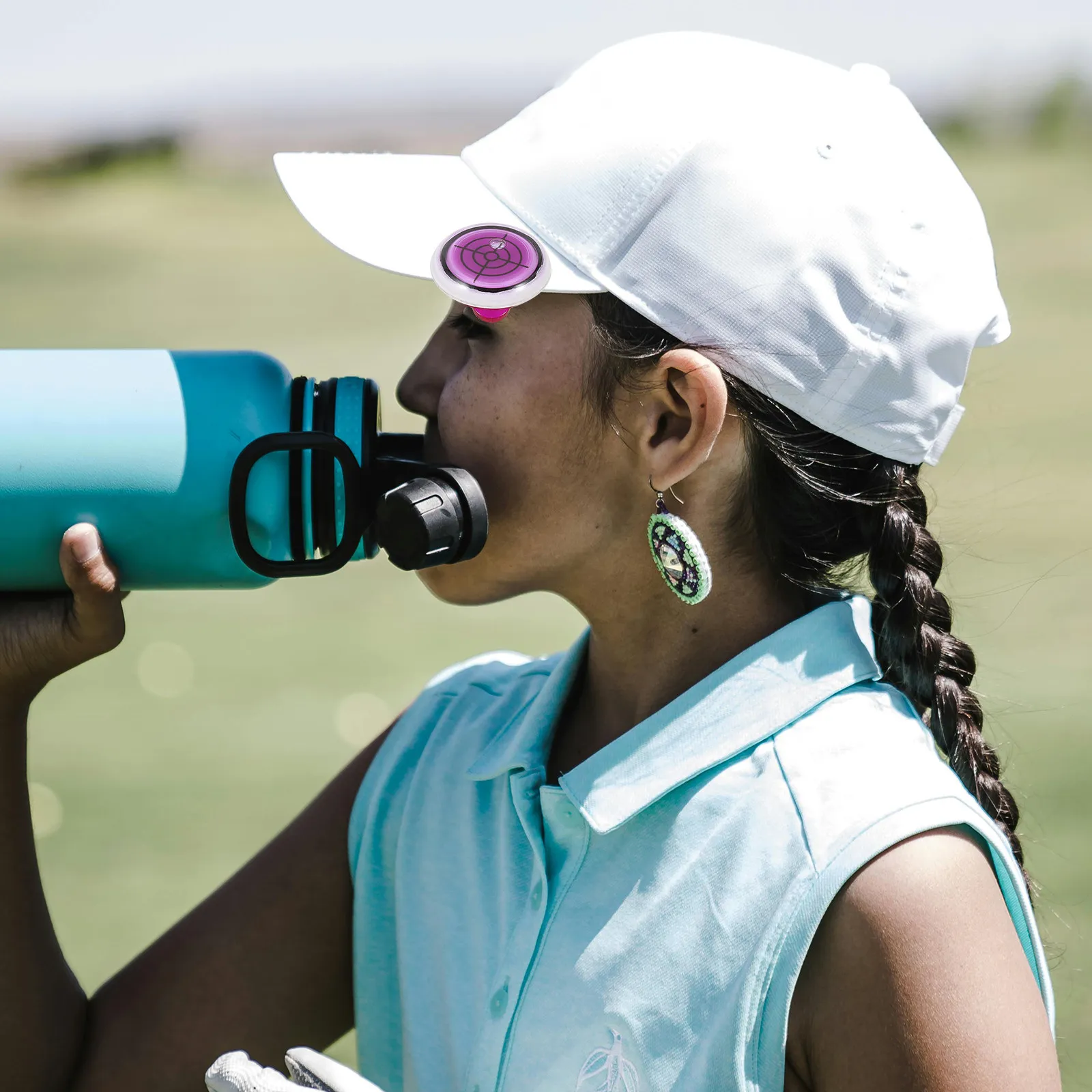Compact Ball Marker Hat Clip for Golfers Featuring Inclination Indicator Bubble Level Wear-Resistant Lightweight Golf Supply