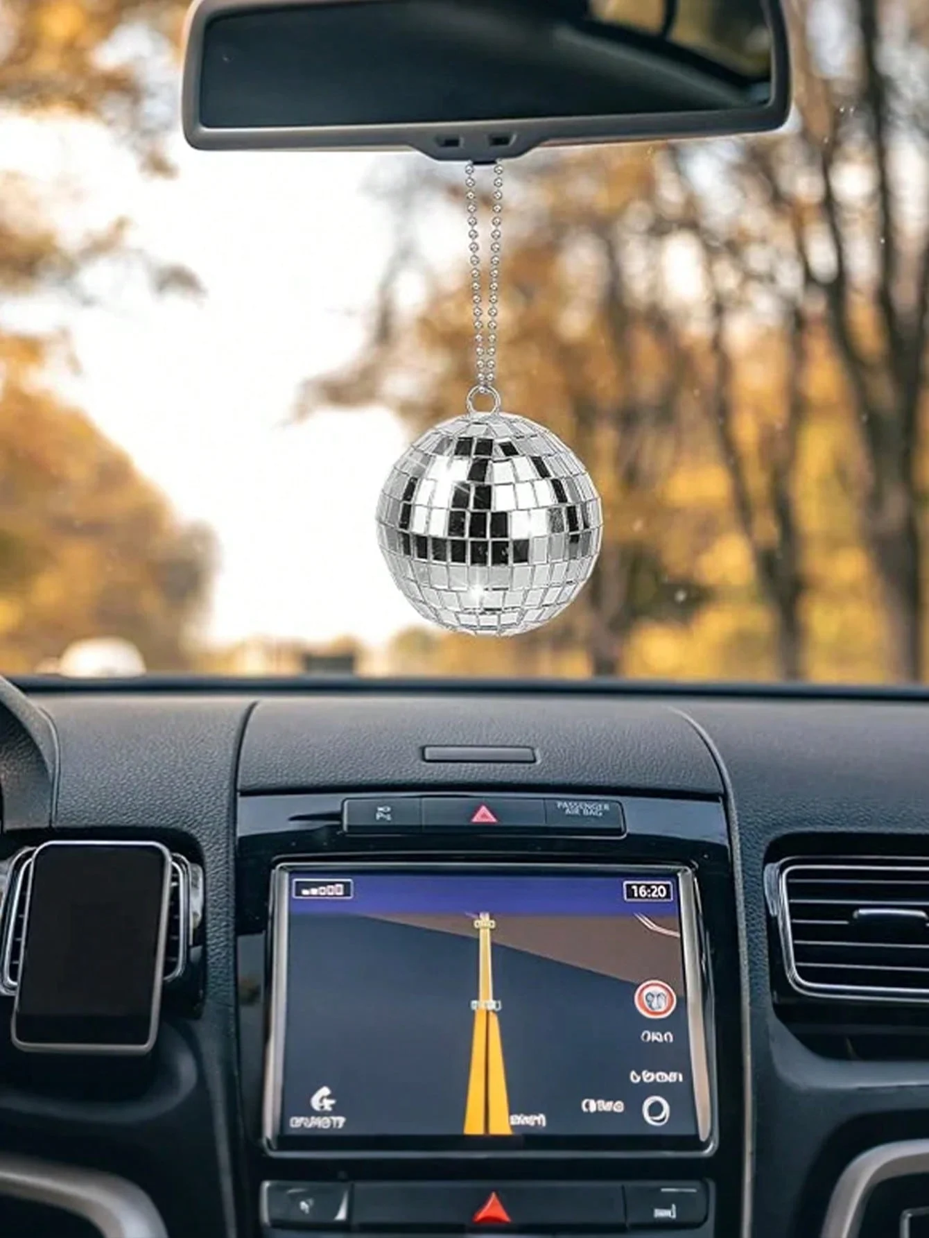 زخرفة كرة ديسكو لمرآة السيارة، كرة مرآة عاكسة لامعة، سلسلة معدنية، ديكور داخلي للسيارة معلق متألق، 360 درجة °   ضوء Refl