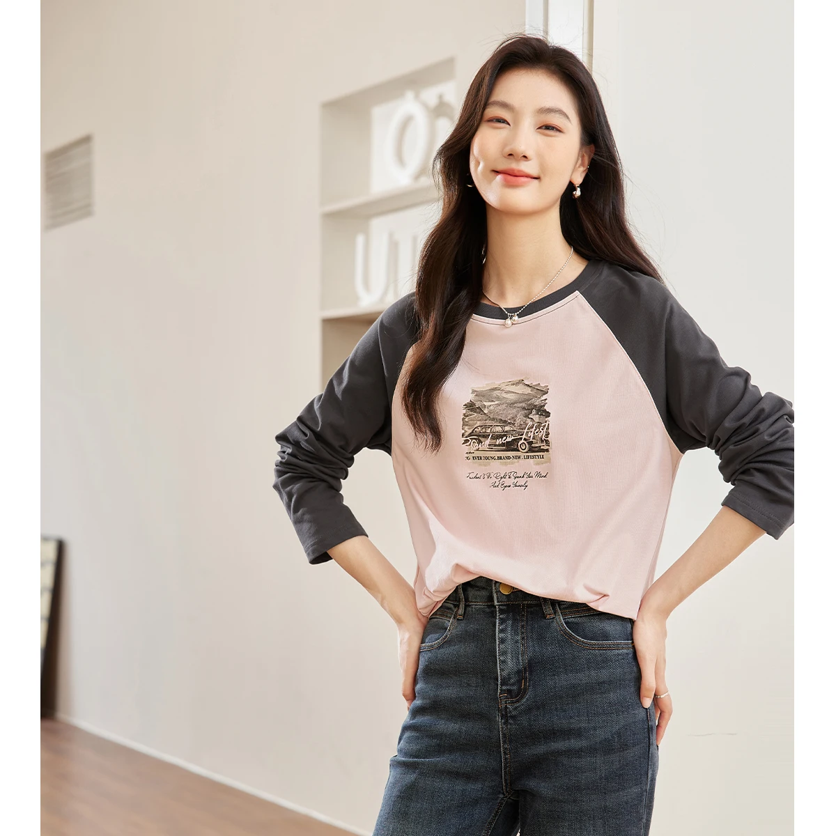 

VIMLY Women's Letter Printed Casual T-Shirt Autumn Winter Long Sleeve Patchwork Tops Fashion Vintage O-Neck Contrast Crop Top