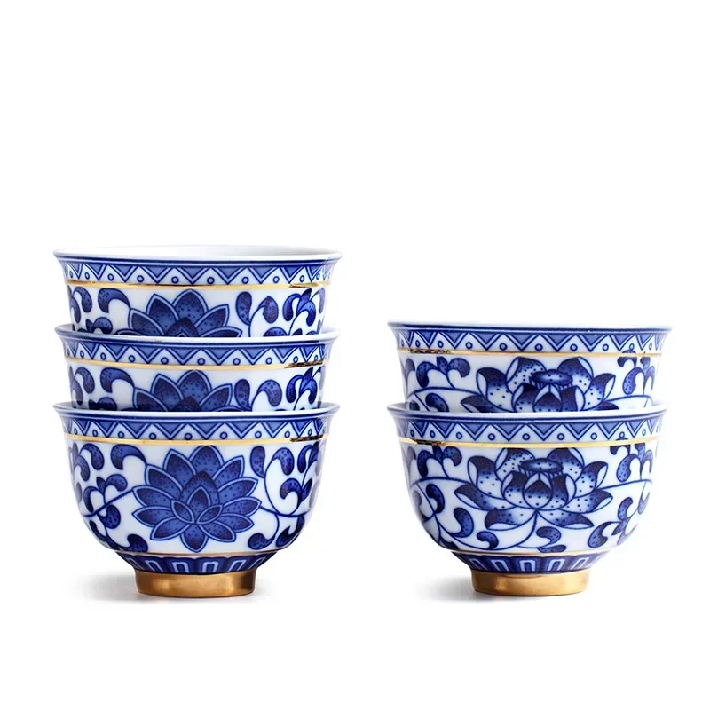 1pc Blue and white porcelain tea cup retro master cup small tea bowl ceramic kung fu  set Phnom Penh tea bowl single cup