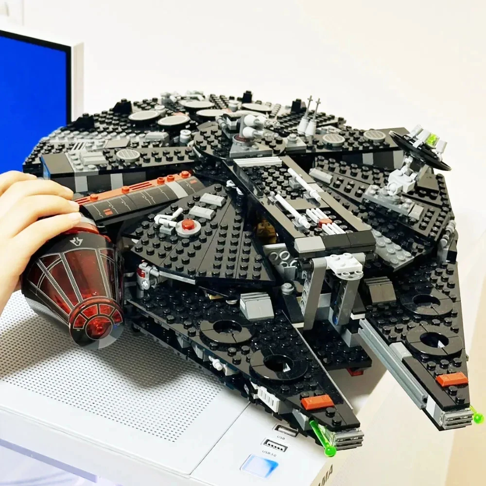 

New 1579pcs Falcon Millennium Dark Spaceship Model 75389 Building Blocks Battle Series Toys Adult Boy Birthday Gift