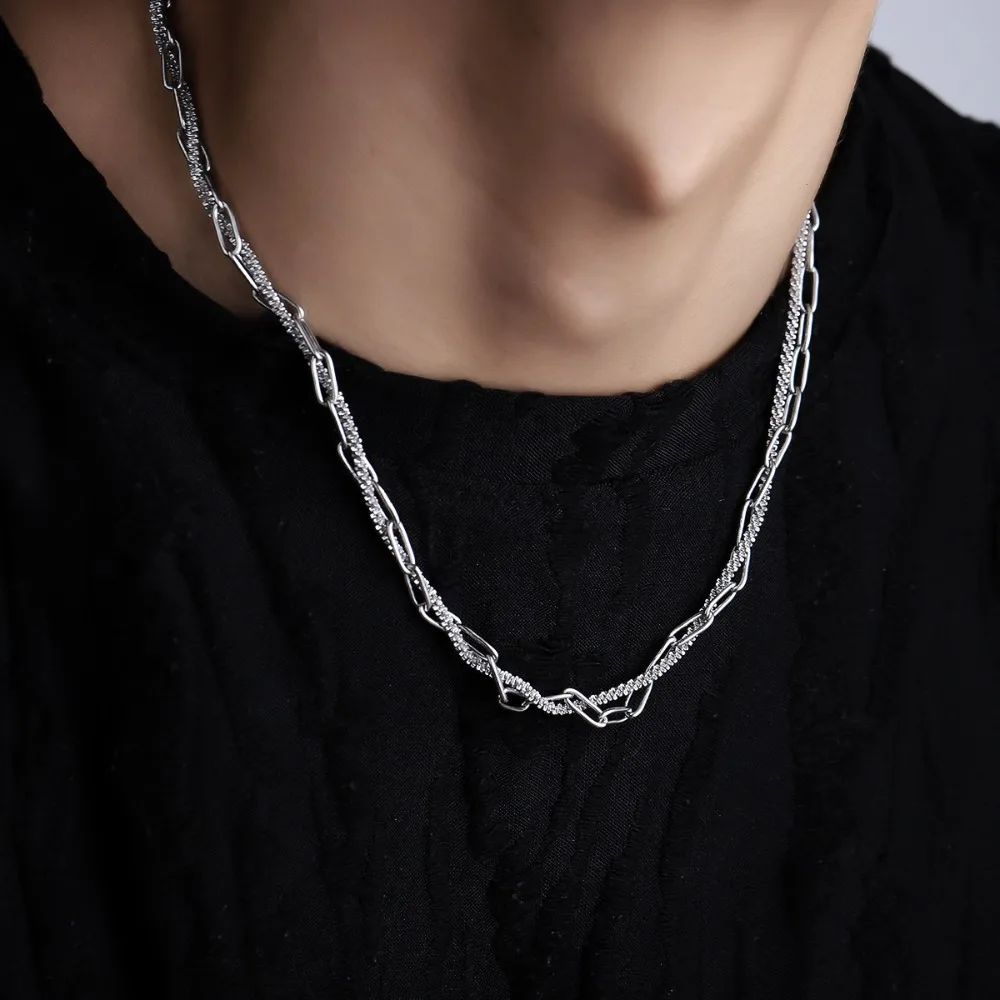 Twisted Titanium and Steel Non-fading, High-end Versatile Simple Locking Collar Chain Accessory Fashionable Jewelry.