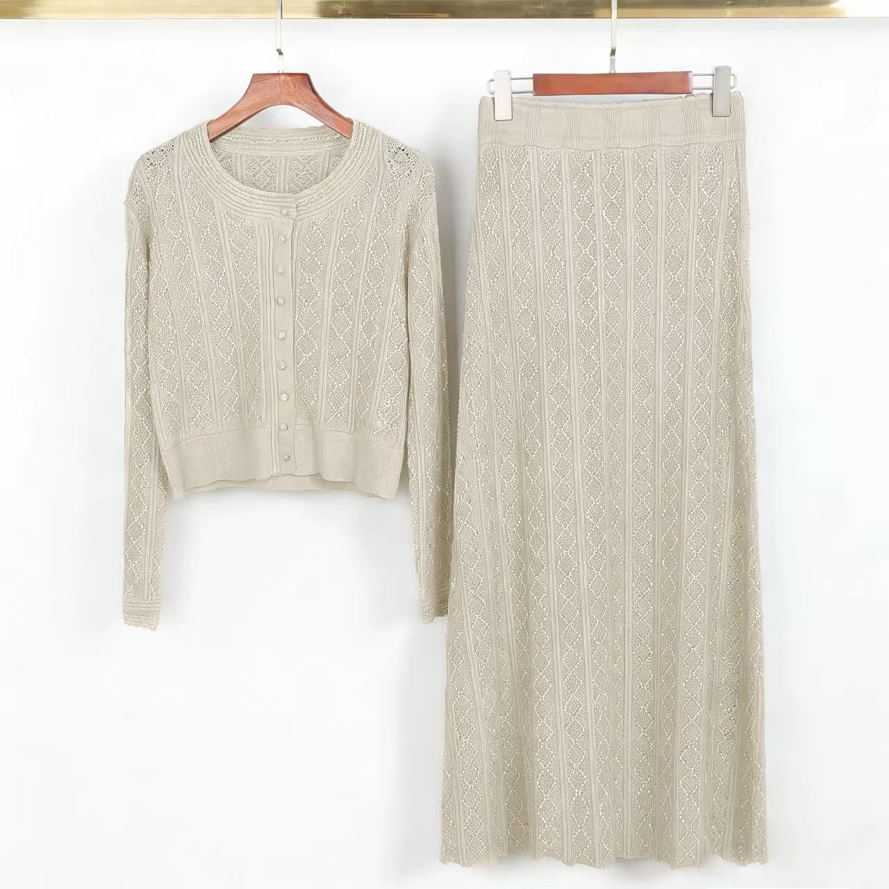 2661 Hochwertiges Neues Langärmeliges Damen-Set im Ladylike-Stil Elastisches Gestricktes Luxus-Heißpräge-Oberteil Strickjacke+Rock