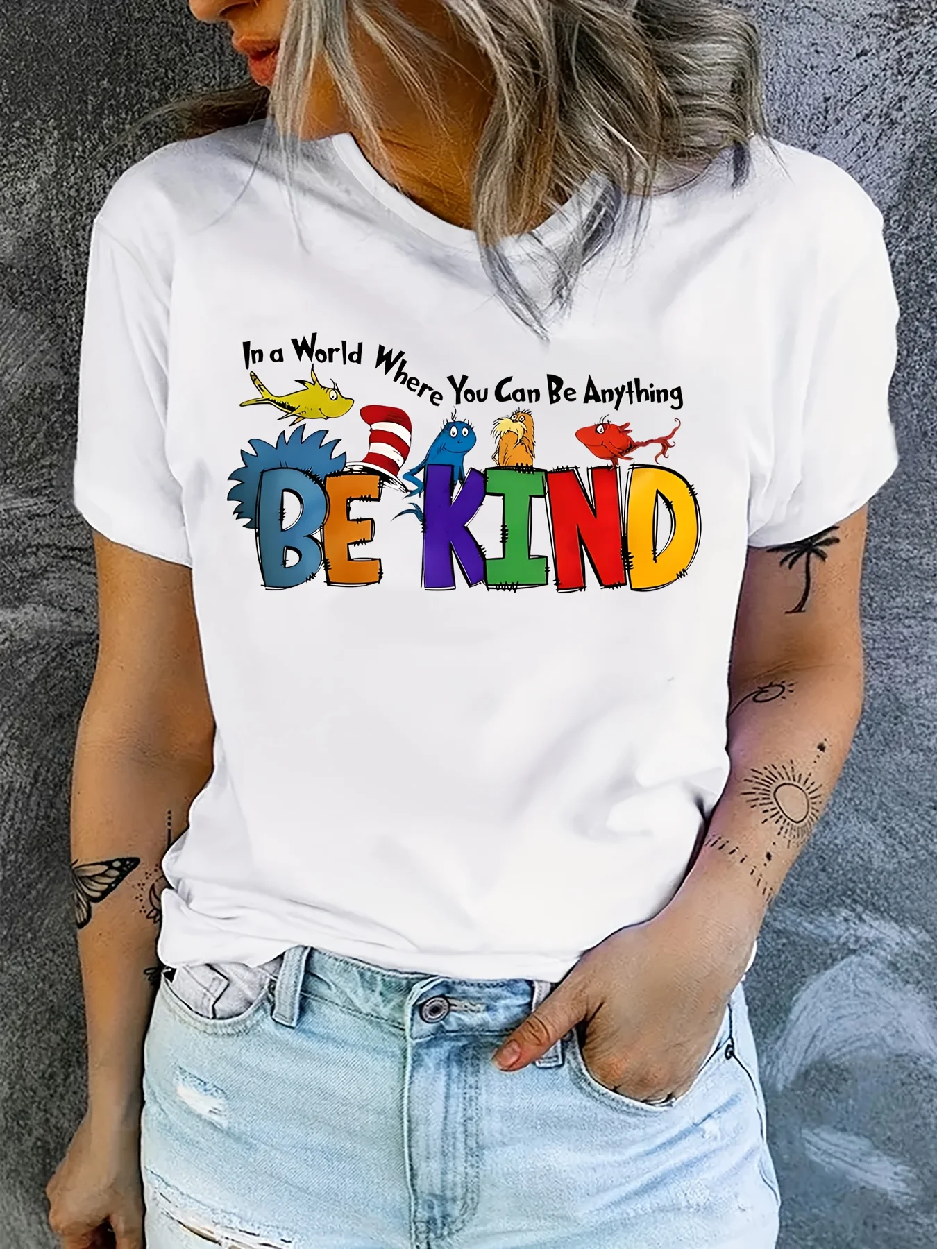 

Crew Neck "Be Kind" Tee Women's Casual Crew Neck T-Shirt with Animal Graphic Printed Short Length Summer Fashion Top Clothing