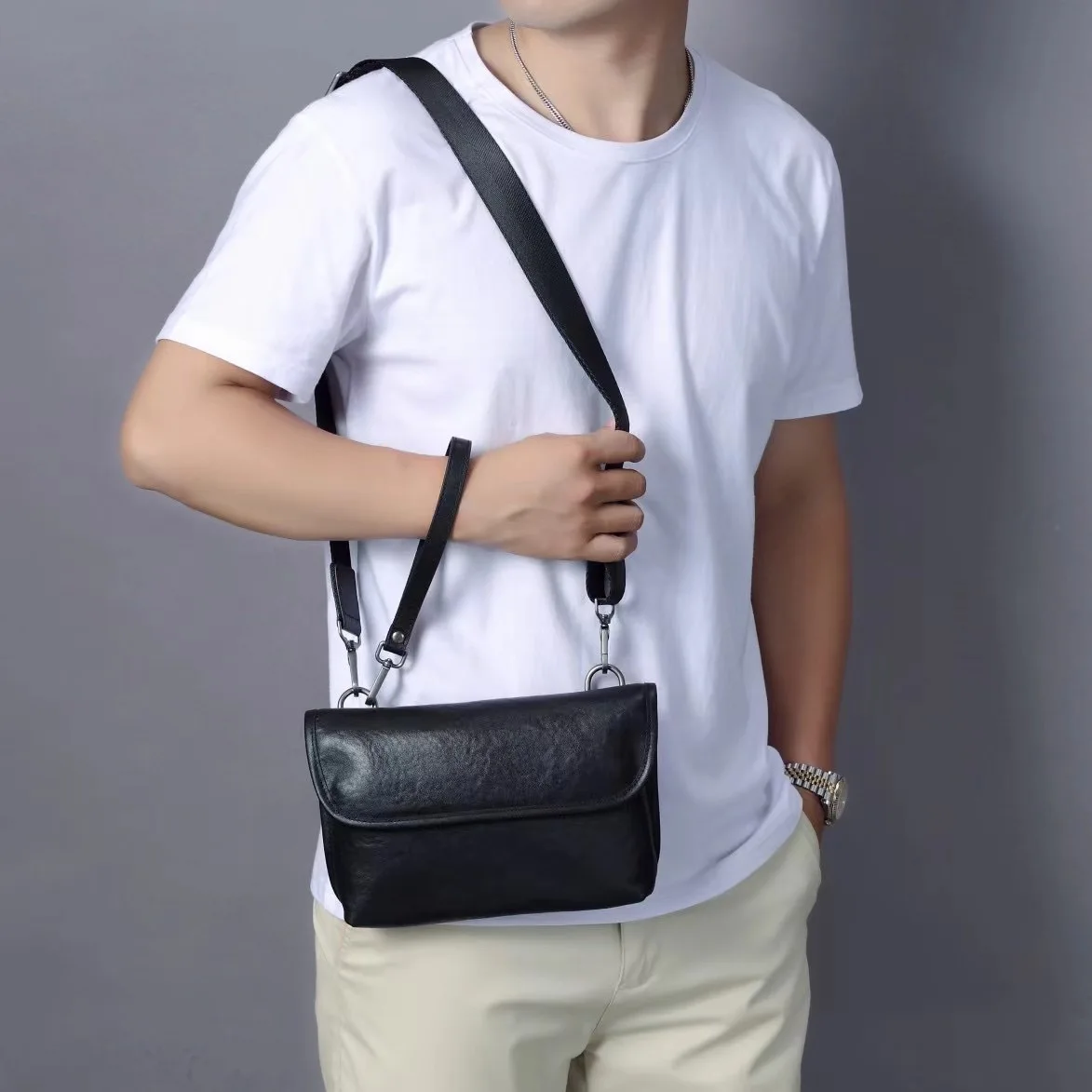 Stylish Men's Leather Crossbody Bag Shoulder Messenger Bag