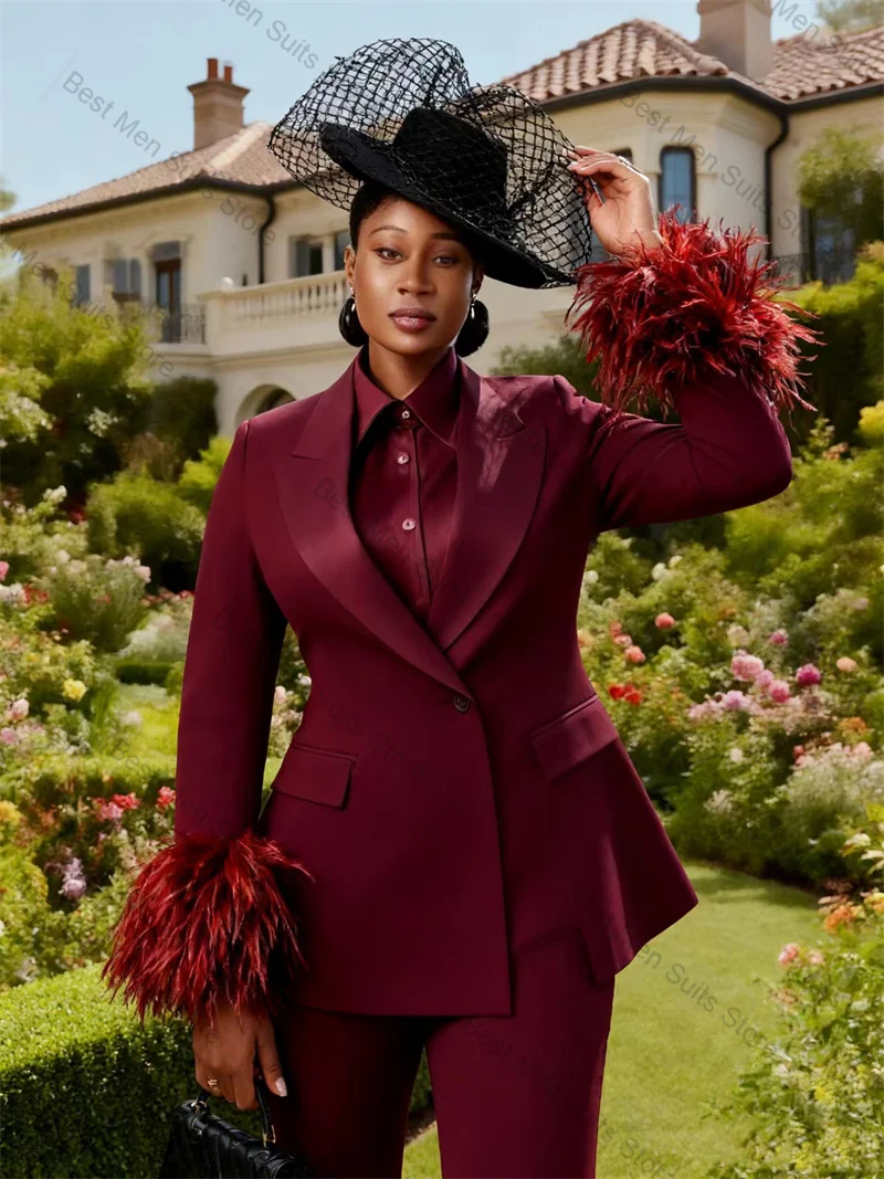 ชุดสูทผู้หญิงสีเบอร์กันดี 2 ชิ้น เสื้อเบลเซอร์+กางเกงขายาว หรูหรา ประดับขนนก ชุดทำงานทางการ แจ็คเก็ตสั่งตัด ชุดทักซิโด้สำหรับงานแต่งงาน เสื้อโค้ทสำหรับงานพรอม