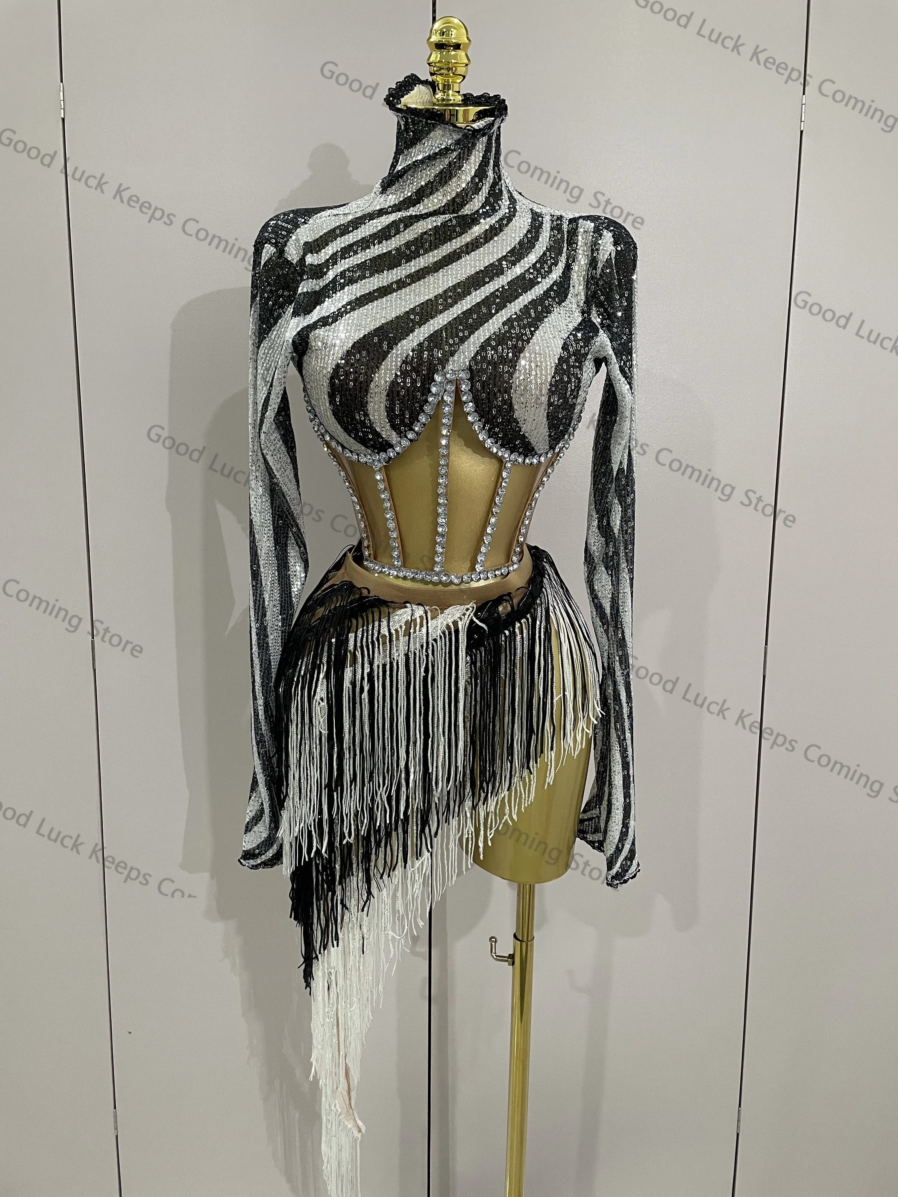 

2026 Новый блестящий ромбовидный блесток с кисточками, сексуальный сетчатый комплект из двух предметов с длинными рукавами, женский вечерний костюм на день рождения, сценический костюм для ночного клуба