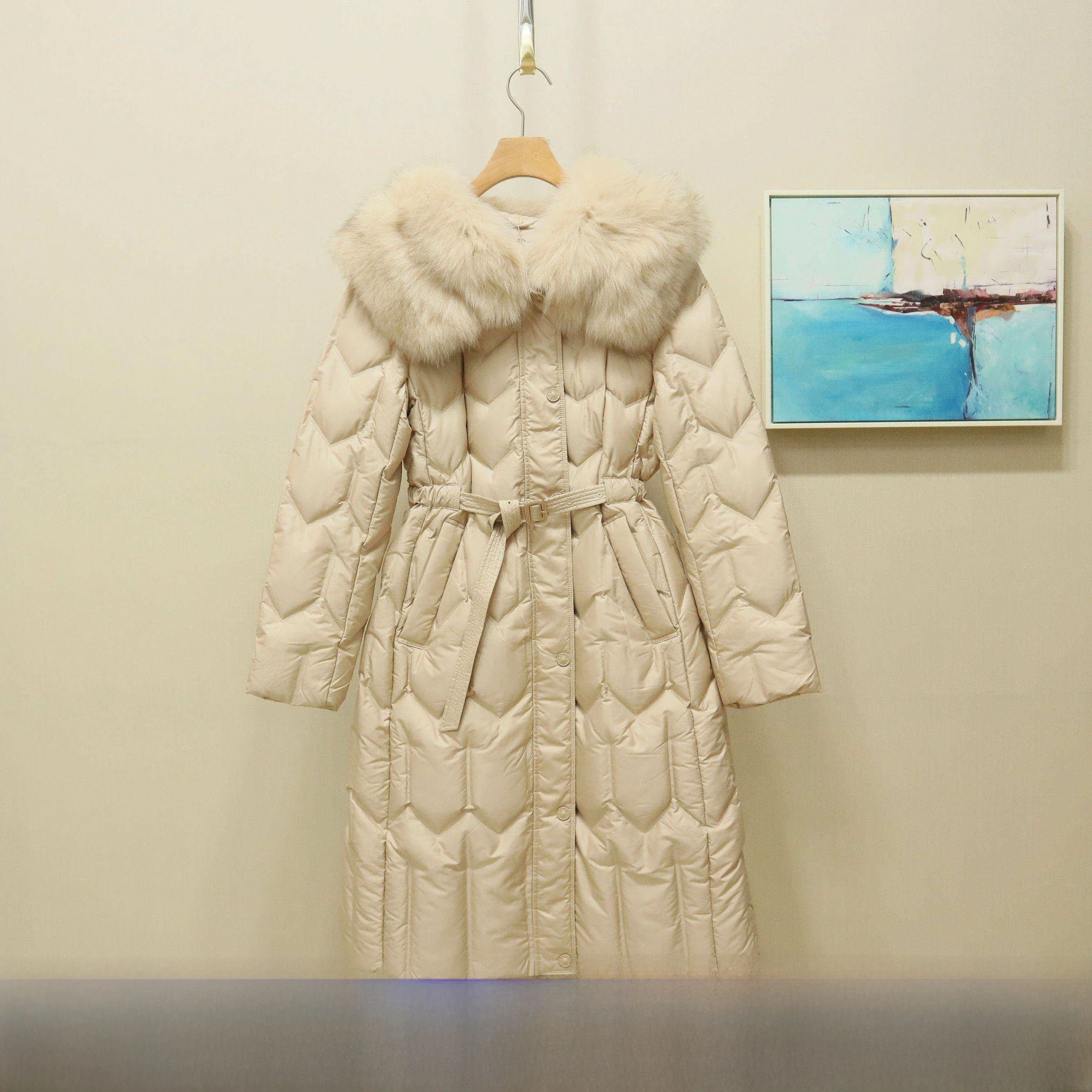 

Winter New Style Hooded Waist-Cinching down Jacket Commute Style Slim Fit Long Sleeve Zipper Closure Warm Middle-Length Coat