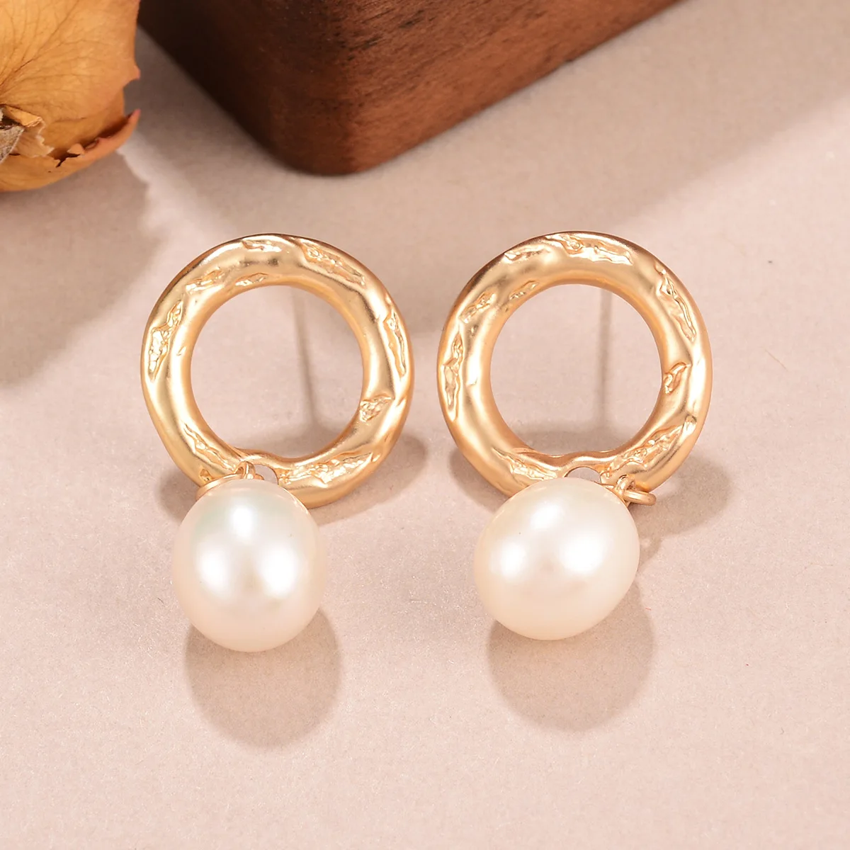 

925 Sliver Natural Pearl Hollow Vintage Design 18k Gold Plated Earring Baroque Stud Earrings