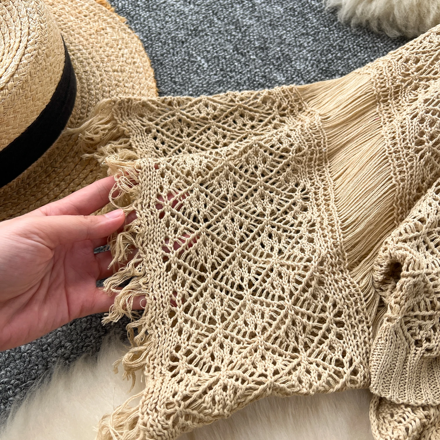 2025 herbst Am Meer Urlaub Strand Cover-up frauen Böhmischen Hohl Trompete Hülse Oberbekleidung Gestrickte Sonnenschutz Shirt Top