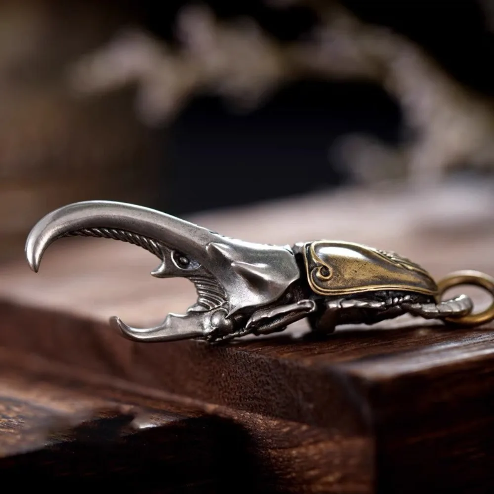 Creative Mature Beetle Keychain Domineering Exquisite Cars Keychain Brass Color Classics Bottle Opener Gift