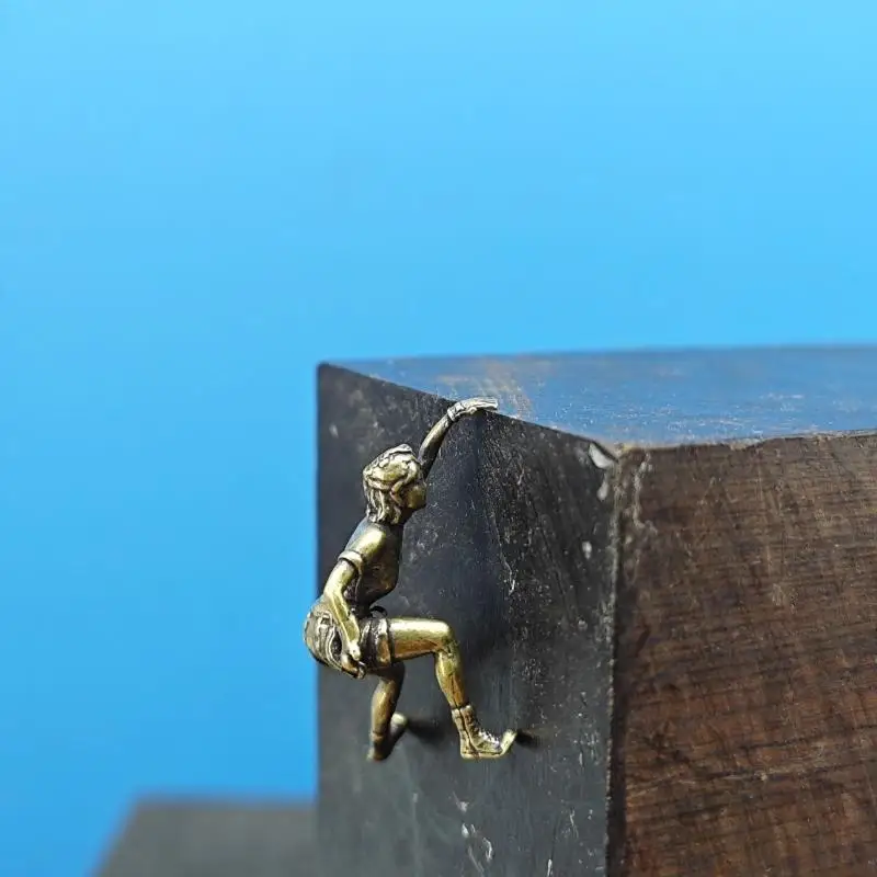 Brass Rock Climbing Miniature Figurine Vintage 1:64 Mountaineering Model for Desktop Ornament Diorama Scene Display