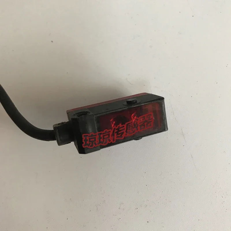 Original Baumer FIXY 10N51E1 Ultrasonic Photoelectric Sensor Substitute FHDK 10N5101